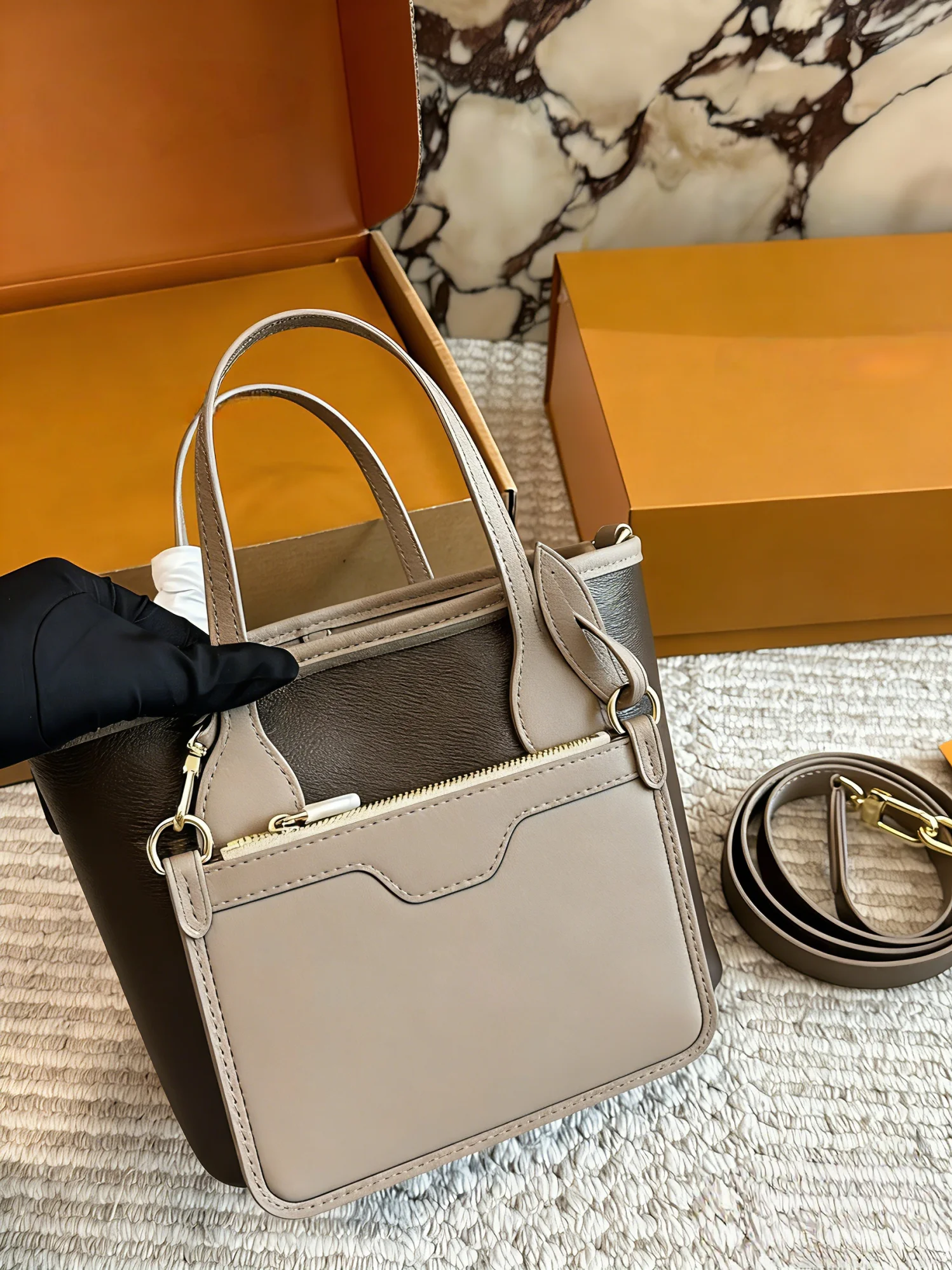 

2026 High-end Texture Retro Classic Women's Bag - Suitable for Outings Shopping Commuting Single Shoulder Crossbody Bag 20*16cm