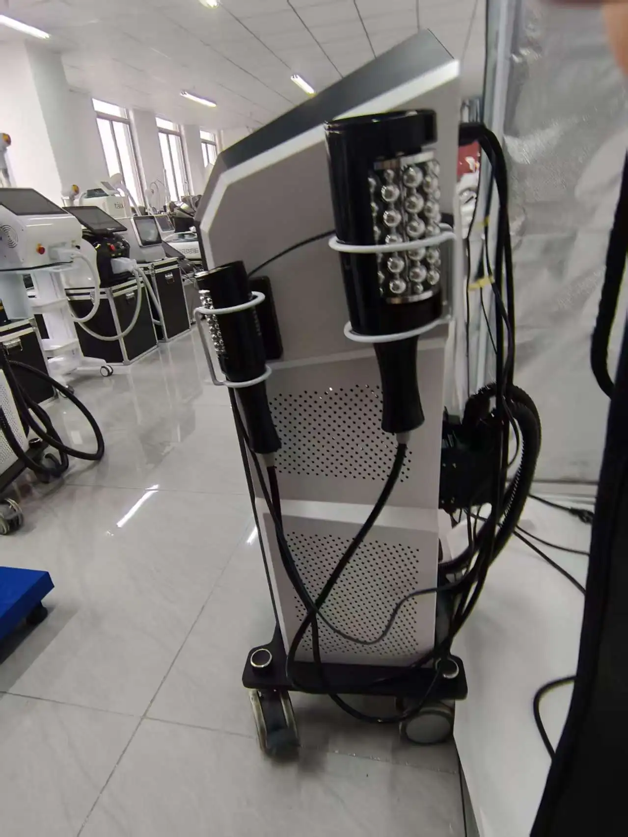 

Myoslim 6500W Sculpting Butt Lift Machine 2 in 1 Body Sculpt Machine RF Roller Muscle Stimulator Body Shaping Massage Equipment