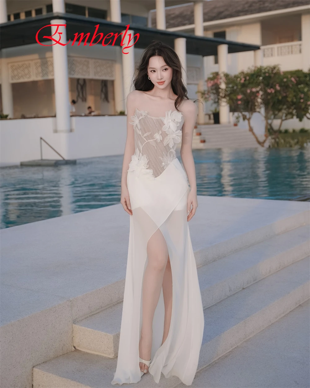 カスタマイズされた優雅なシフォンマーメイドイブニングドレスセクシーなフロントスリットノースリーブウエディングドレスセクシーなストラップレス特別な日のドレス