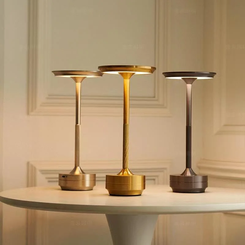 

Настольная лампа из сплава с зарядкой через USB-C, беспроводное сенсорное управление, большая емкость, креативный светильник для спальни и кемпинга