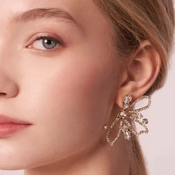 Temperament Crystal Hollow Flower Earrings Wedding Ear Decoration Fashion Jewelry Bling Rhinestone Dangle Earrings Bridal Gifts