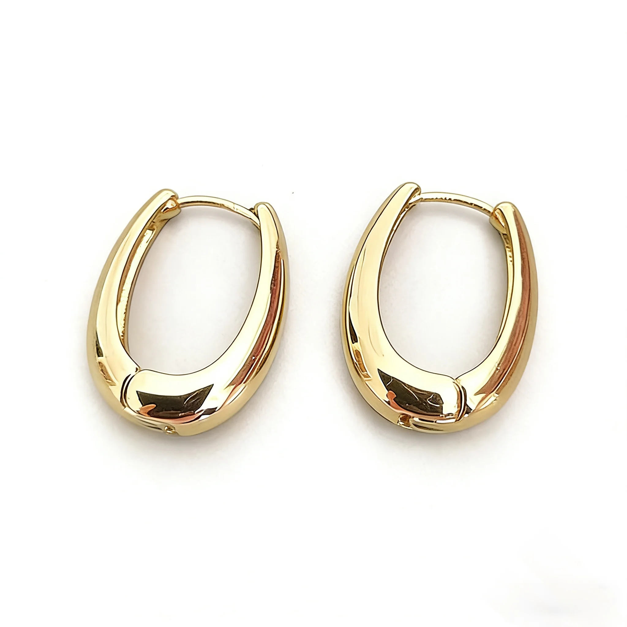 

Small Oval Hoop Earrings for Women 1 Pair Gold Silver Color Plated Minimalist Huggie Earrings 18x22mm