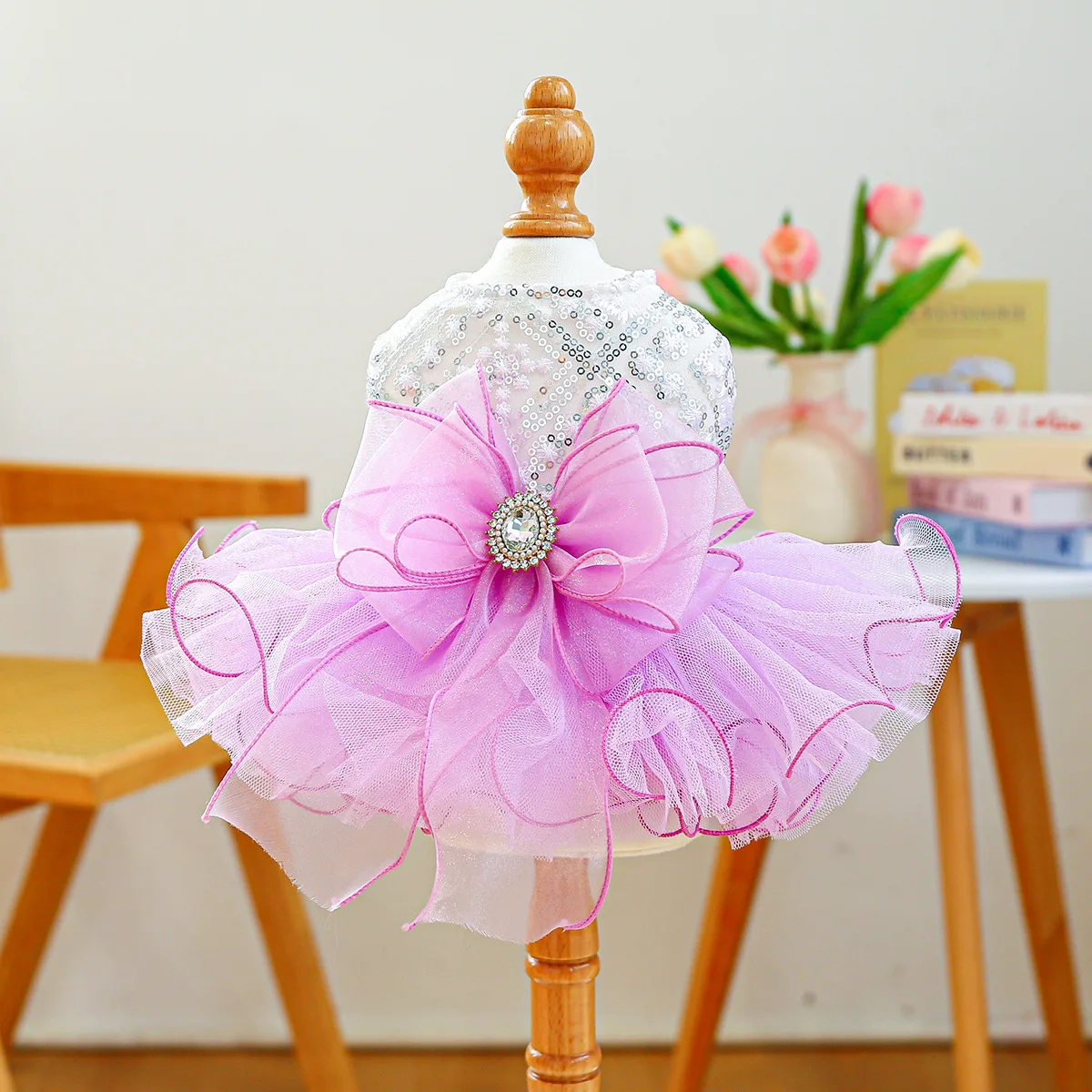 

Pet Princess Dress Sequin Top Tulle Skirt with Bow – Elegant Dog Party Outfit