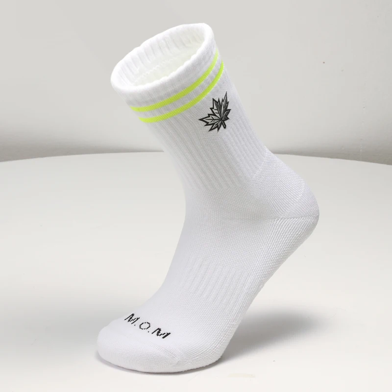 

M.O.M Премиум, 76% хлопок, комплект из 3 бесшовных антибактериальных светоотражающих носков для бега — ночное издание