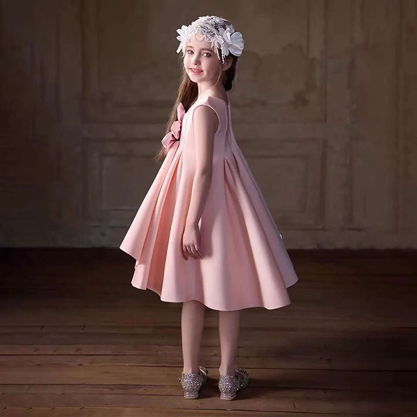 Dreamy Vow D045 élégant col rond a-ligne sans manches Applique Satin fleur fille robe de mariage fête d'anniversaire robe irrégulière 2025