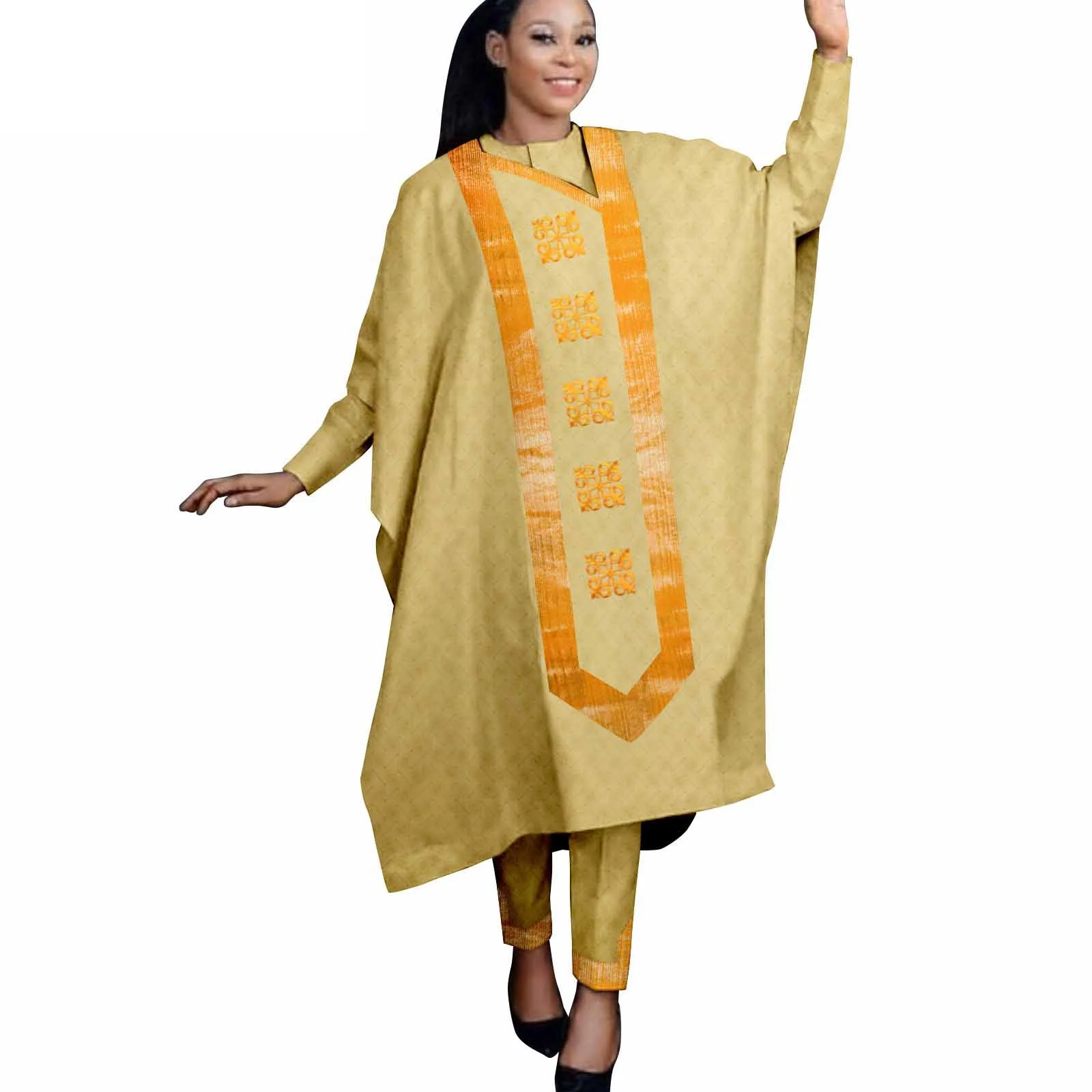 

Fashion Agbada Embroidery Deign Plus Size Robe Set 3 Pieces Wedding Robe African Dress For Woman African Couple Clothes