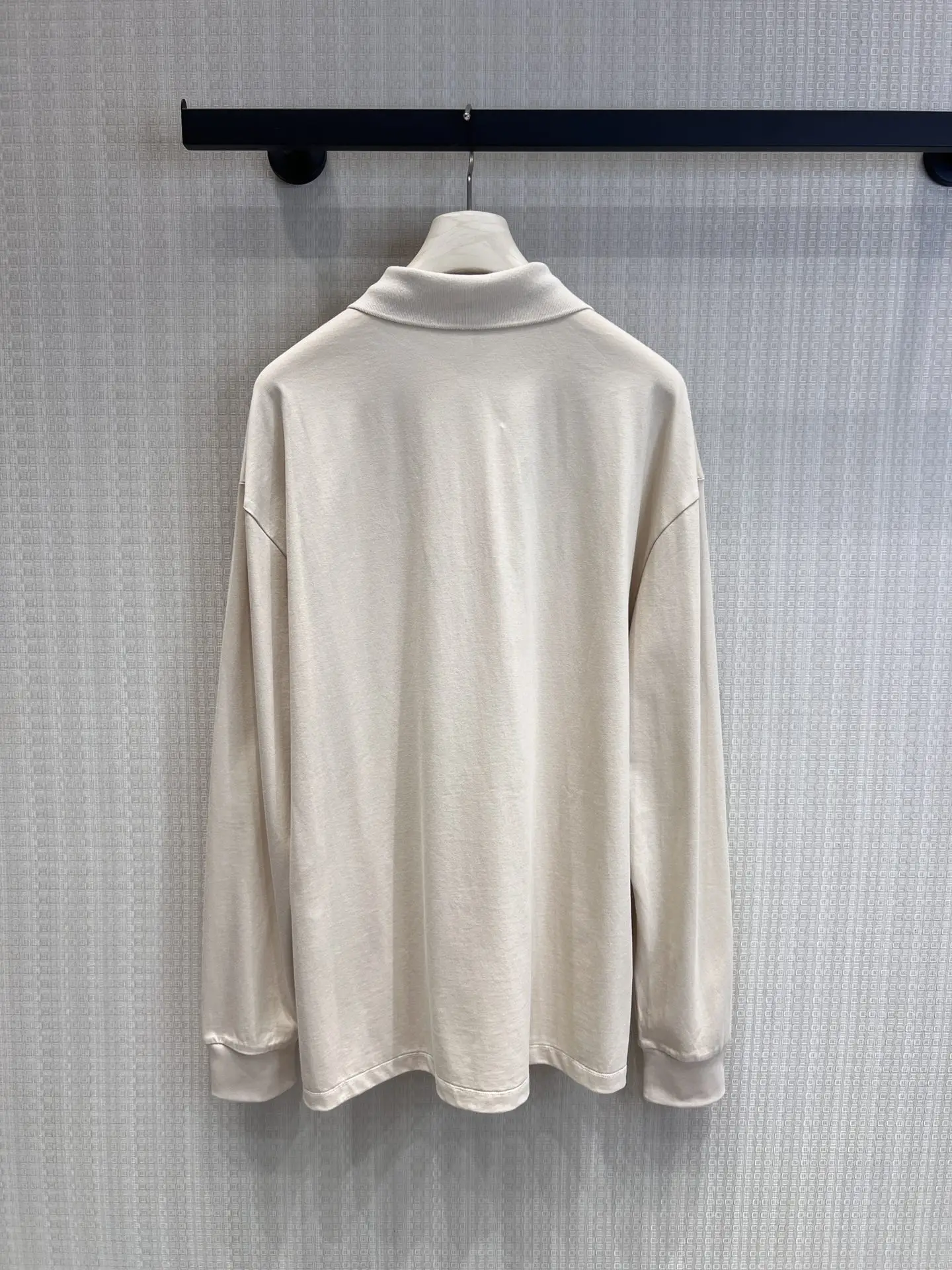 

2026 Early Spring New Casual Fashion Embroidered Crew Neck Short Sleeve Sweater