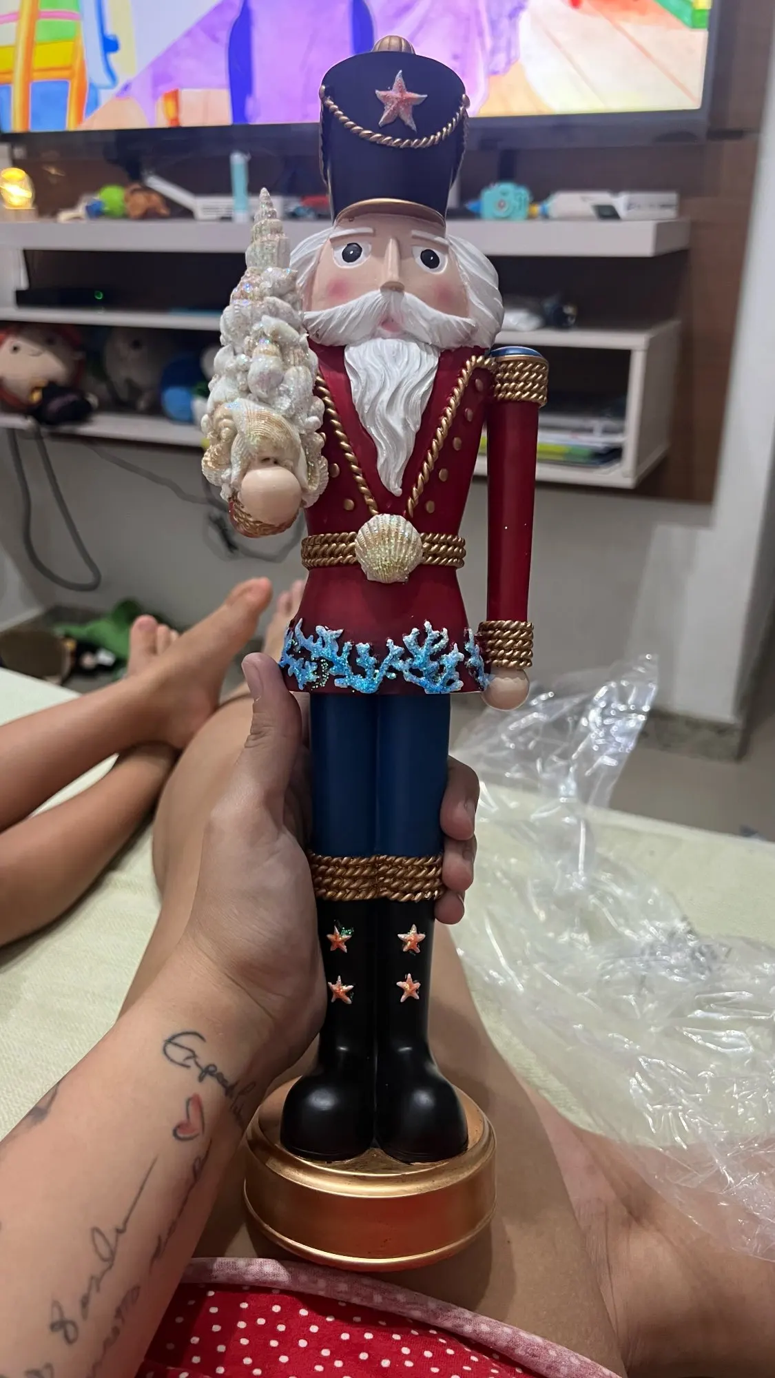 Red Nutcracker Soldier Resin Statue, Perfect for Christmas Gift, Ideal for daily life and Home, Create Retro Fairy Vib Decor. photo review
