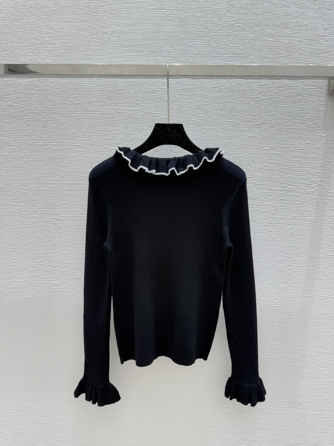 

New Lace Decoration Temperament Exquisite Sleeve Lace Design Fashionable Casual Pullover Knitwear