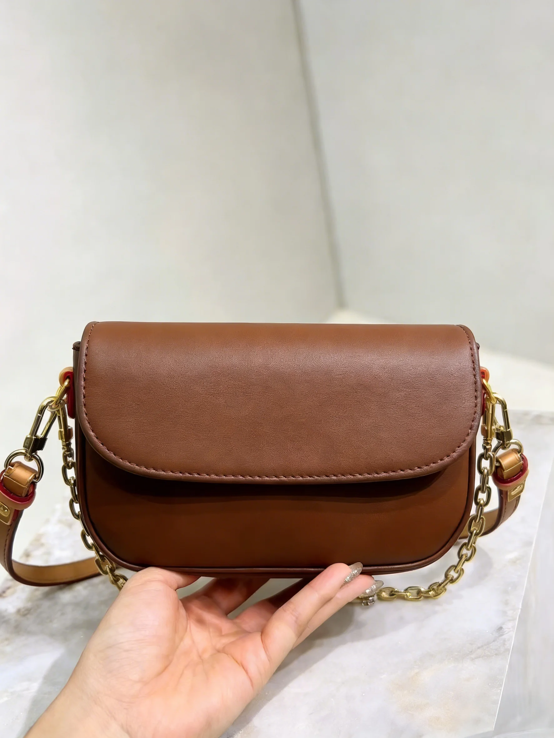 

2026: Новинка! Женские сумки: сумки на плечо, наплечные сумки, с ремнями через плечо 07