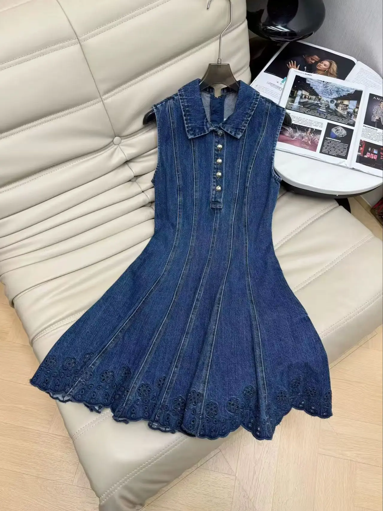 

Summer fashionable sleeveless waist flattering sexy mini denim dress