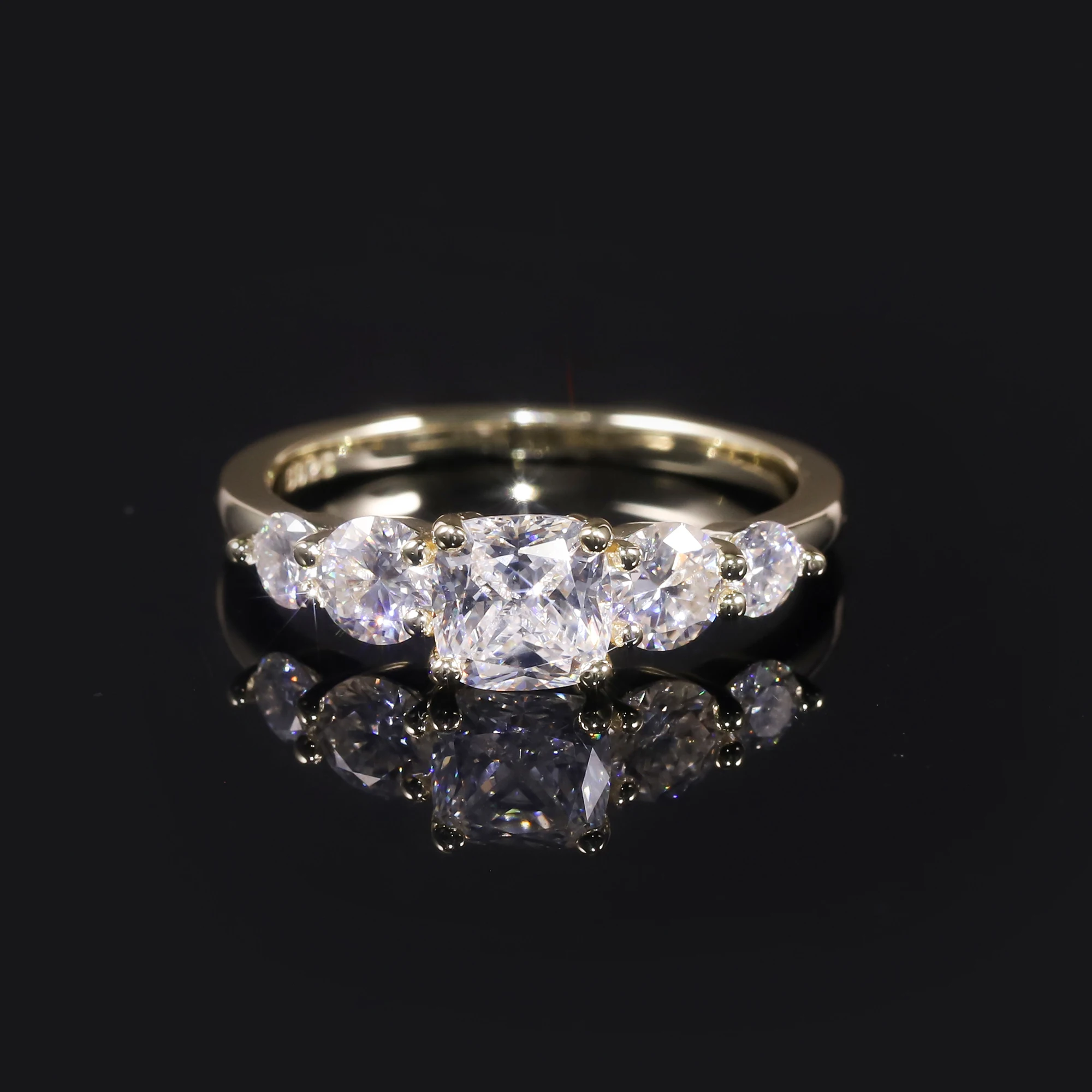 

GEM'S BALLET 0.8CTW 5.5x5.5mm Cushion Cut Moissanite Five Stone Engagement Ring In 18K Gold Plated Sterling Silver