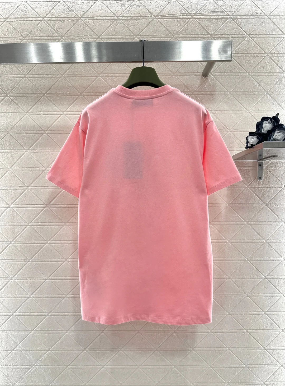 

Высококачественная женская одежда 2026, весенняя новинка, однотонная универсальная футболка, топ с круглым вырезом и новогодним принтом