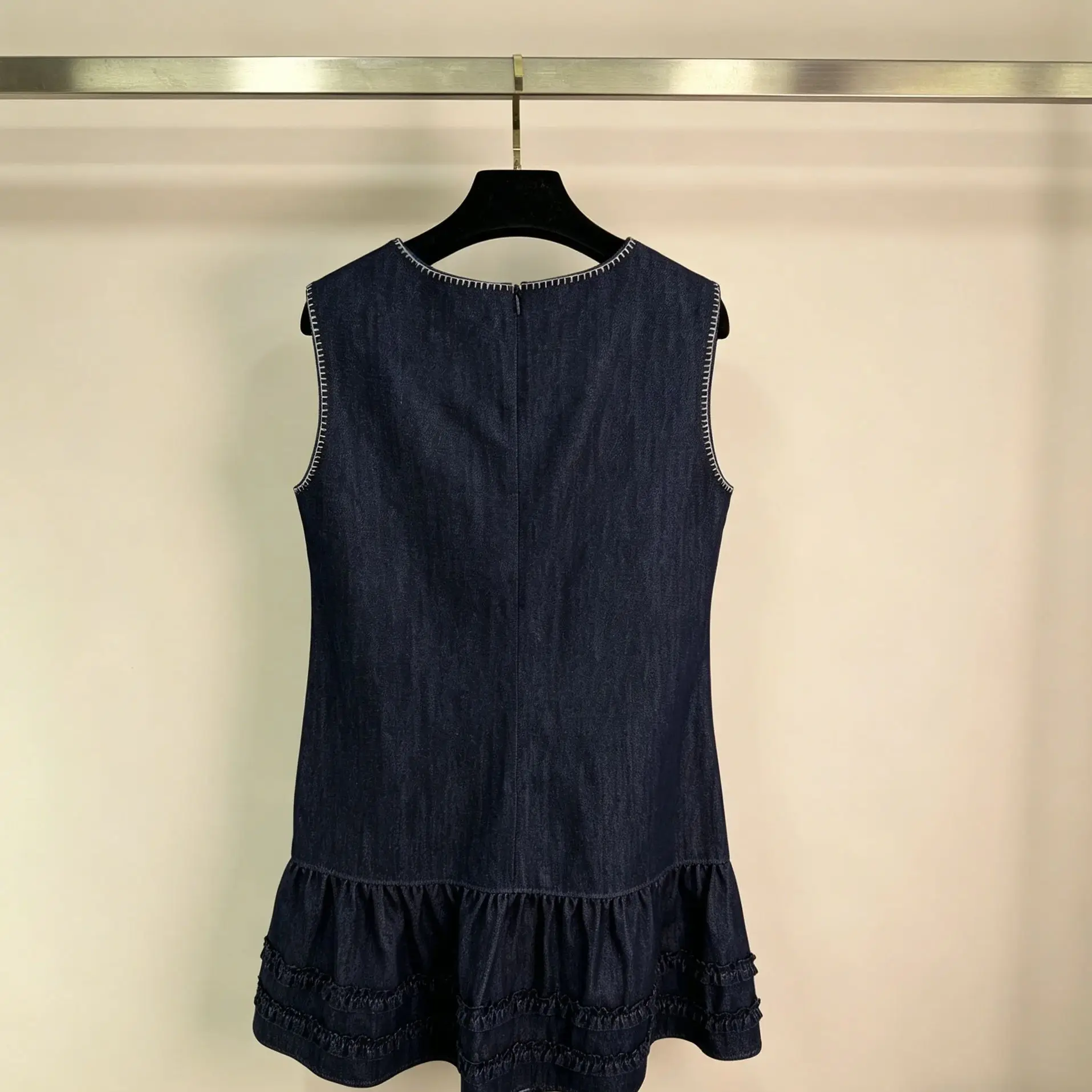 

Новое однотонное платье с круглым вырезом и эффектом премиум-класса 2026 года HL20