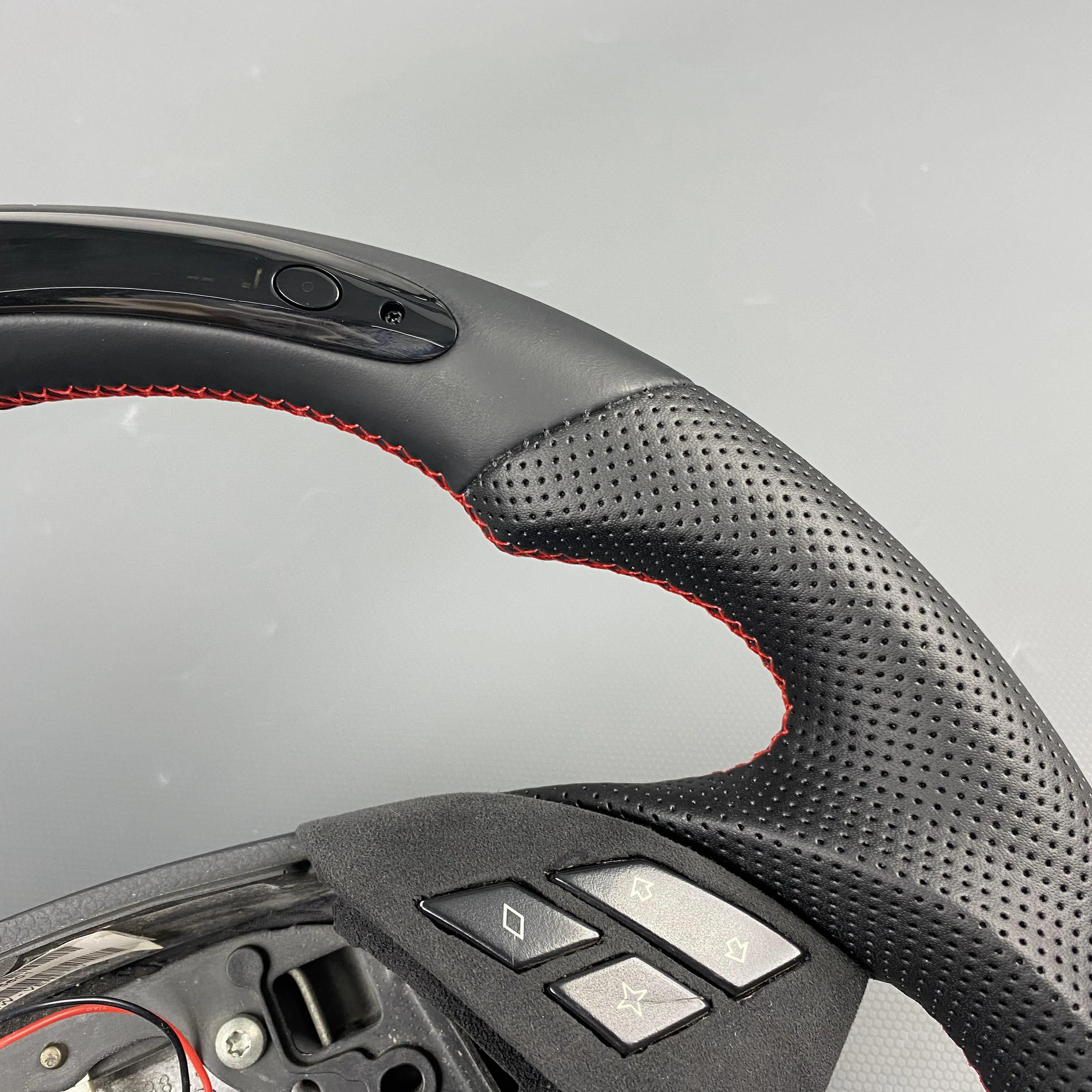 Customized carbon fiber steering wheel for BMW E60 2004 2005 2007 2008 2010 Black leather Alcantara LED display screen