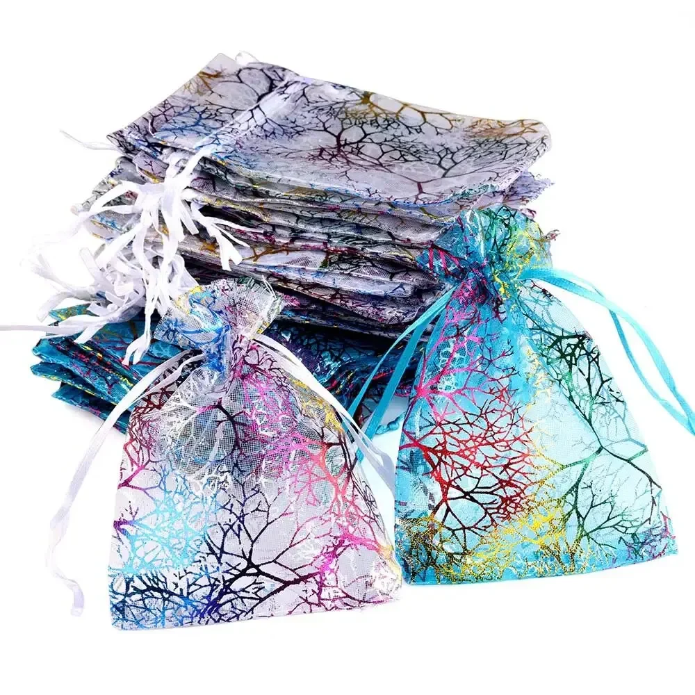50 sztuk 7x9 9x12cm Organza torba na prezenty opakowanie na biżuterię torba ze sznurkiem białe niebieskie kolorowe drzewa drukowanie wesele torba na cukierki — zdjęcie 2