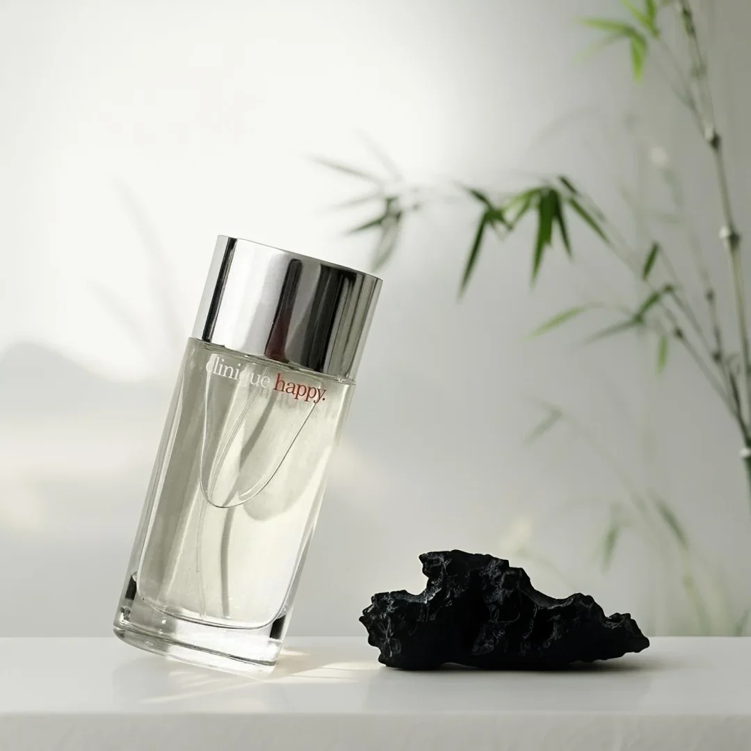 كلينيك هابي كلينيك بارا موخيريس 105 مل/3.6 أونصة مع رائحة البرغموت والورد تدوم طويلاً، إنها اختيارًا مثاليًا للهدايا