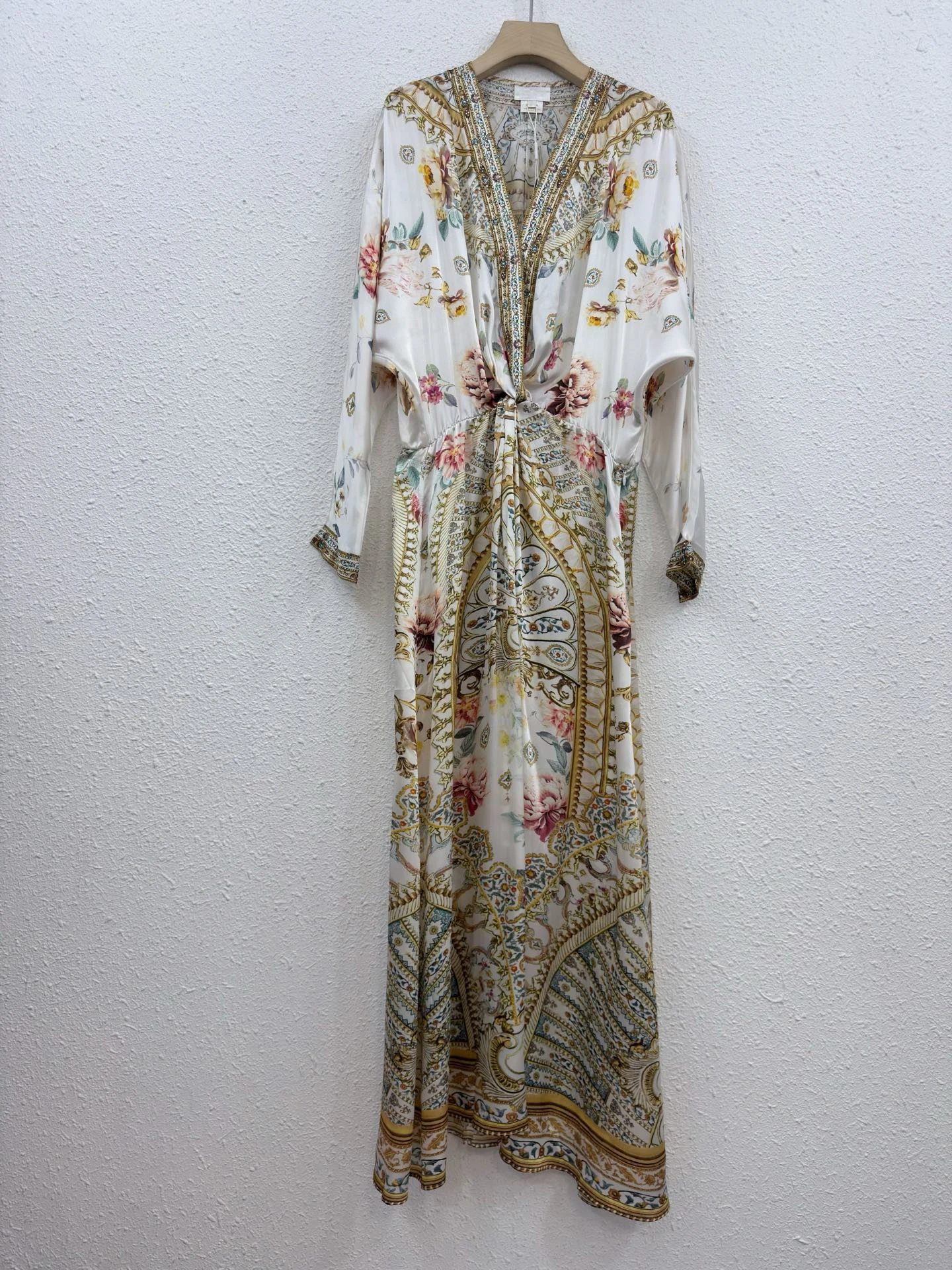 Abito lungo con stampa floreale bianca in vera seta al 100% Abito Boho da donna a maniche lunghe con scollo a V e parte anteriore intrecciata