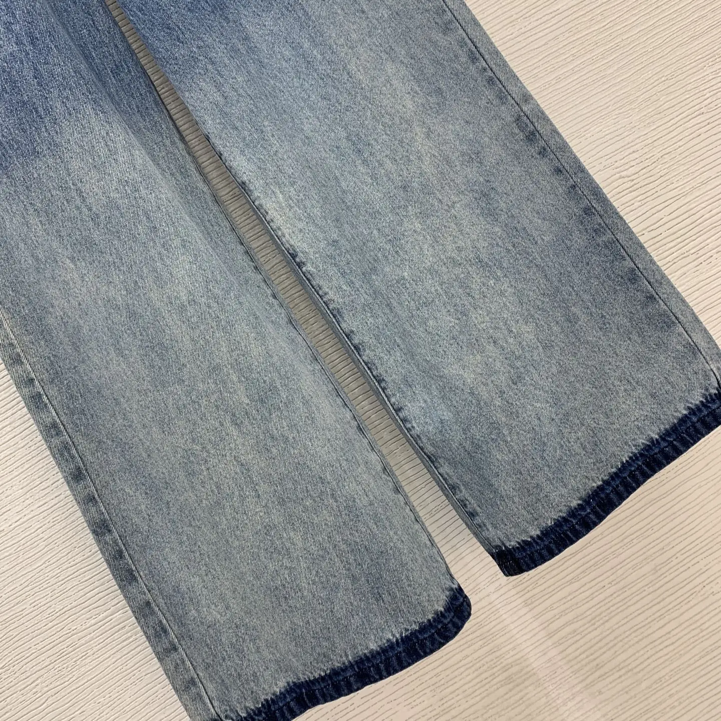 Новые женские потертые хлопчатобумажные джинсы с фиолетовым цветочным принтом и градиентом цвета, модные и универсальные широкие джинсы