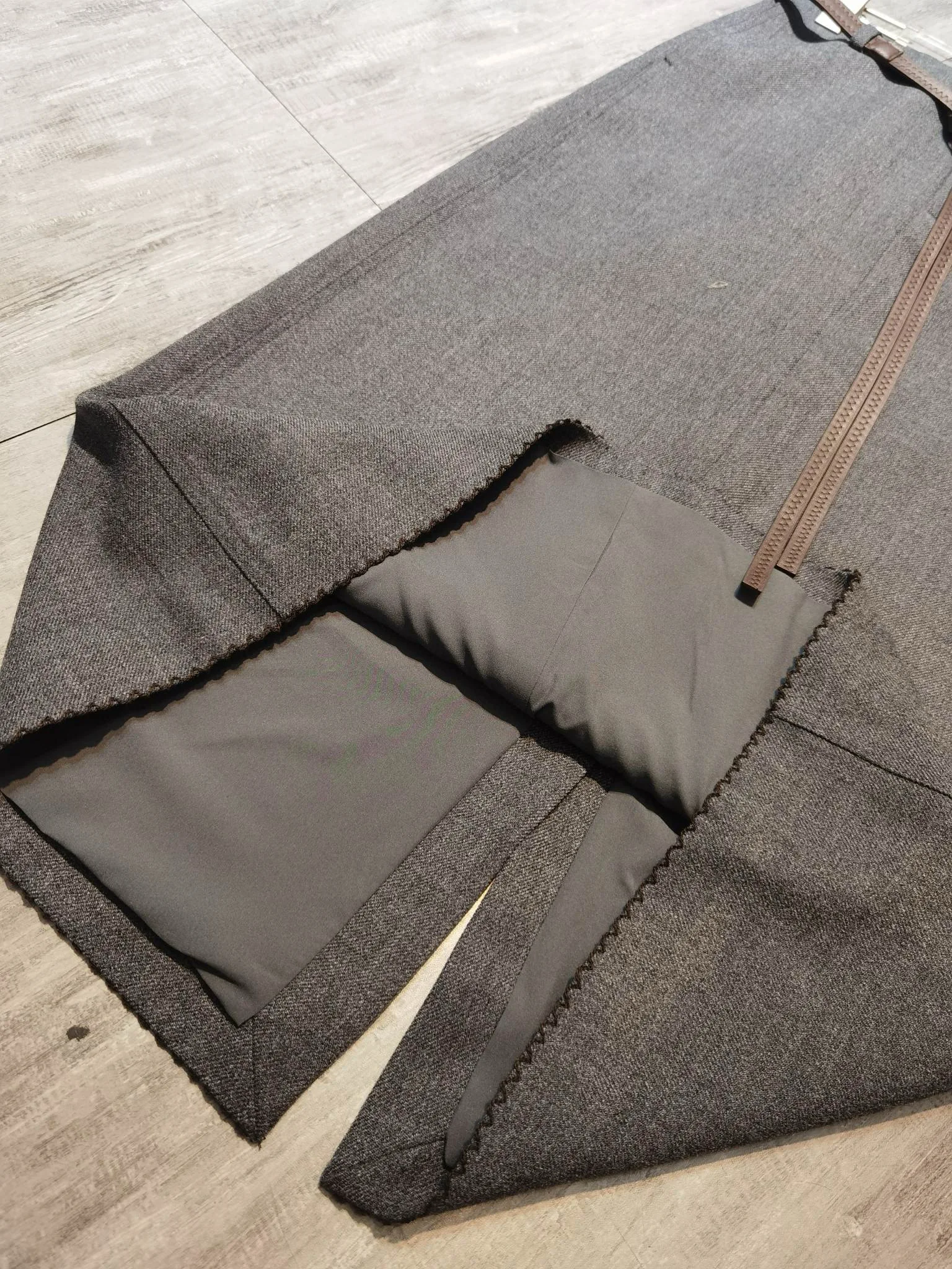 تنورة نسائية أنيقة كاجوال بحزام من مزيج الصوف للخريف والشتاء