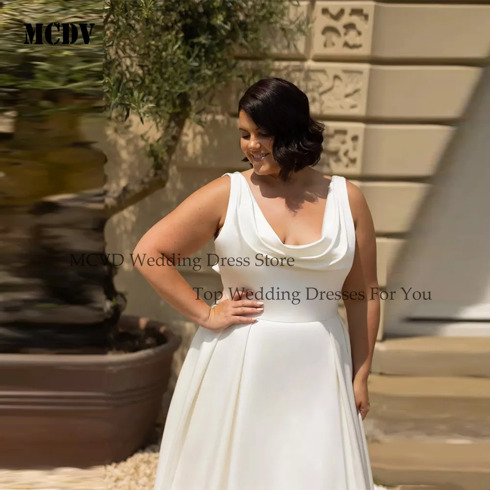 MCDV dos nu a-ligne surdimensionné robes de mariée sans manches Satin élégant robes de mariée balayage Train robes de mariée 2026