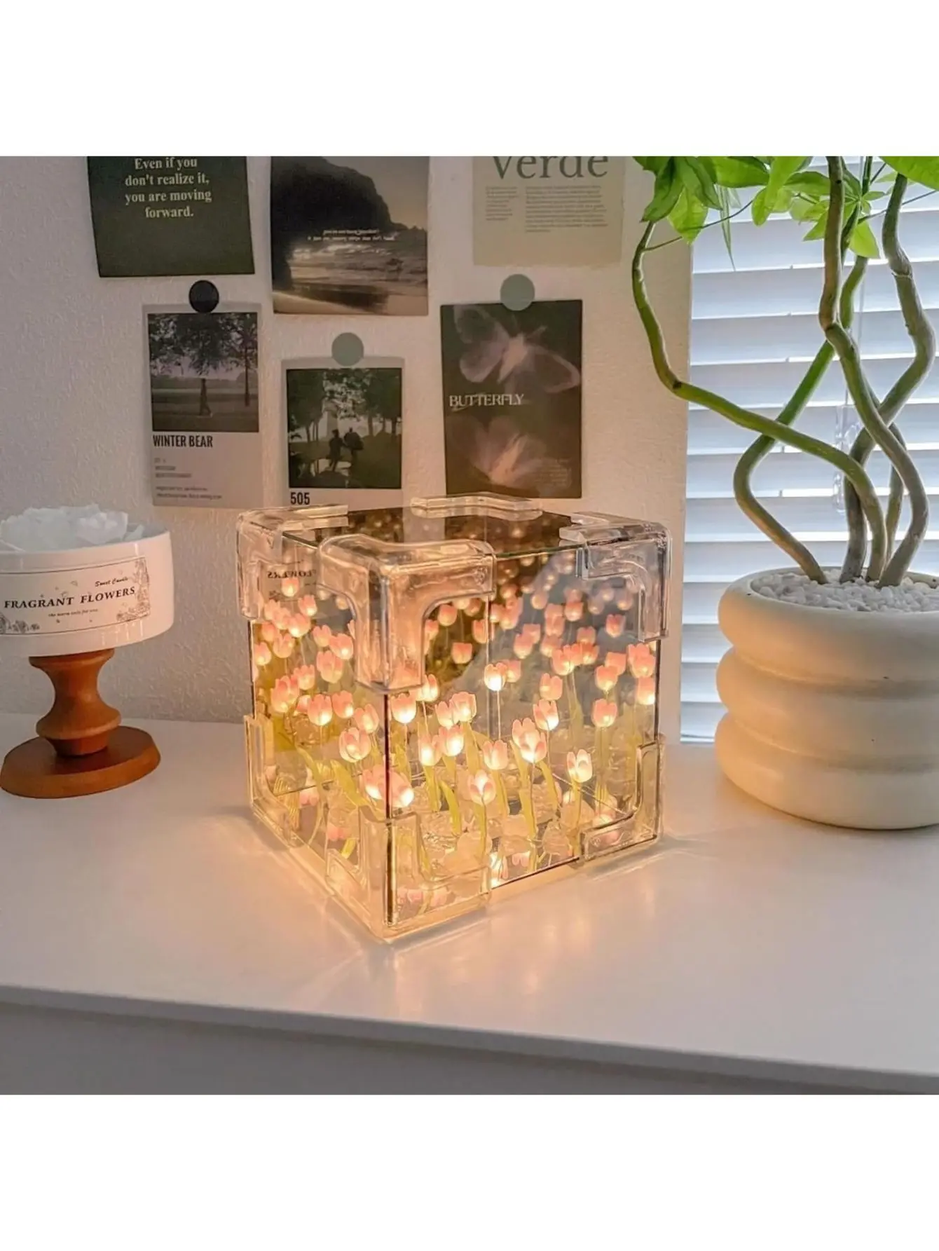 Lampu hias bentuk kubus LED dengan tulip