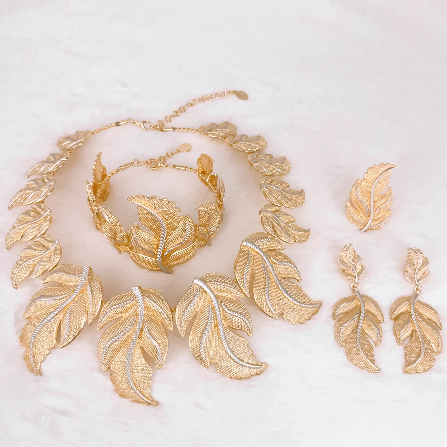 Jewelry Sets for Women Luxury Leaf Necklace Fashion Bracelet Necklace Bracelet Wedding Jewelry Women Gifts Dubai