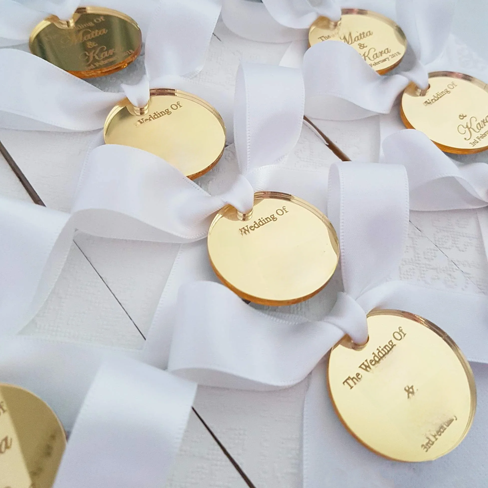 Miroir de baptême personnalisé avec nom de fête prénatale, étiquette en acrylique, cercle rond, décoration de Table de mariage, cadeaux personnalisés, 30/50/100 pièces