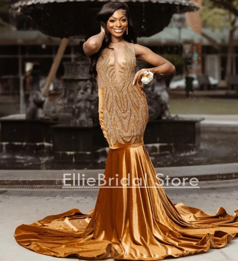 Stunning Velvet Prom Dresses Rhinestone Mermaid Gold Crystal vestidos de graduación Sheer Neck Long Party Dress 2025 Customized