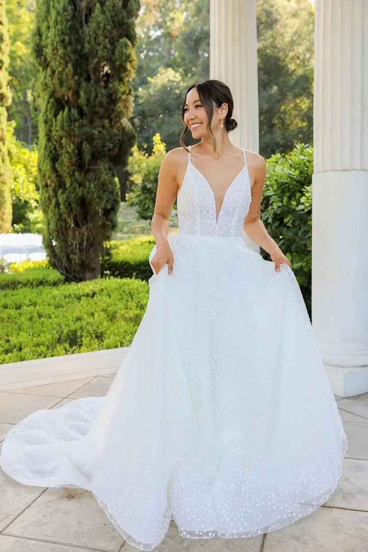 Elegante vestido de novia de Organza con cuello en V, tirantes finos, Espalda descubierta, una línea, vestidos de novia de tul de encaje con tren de corte