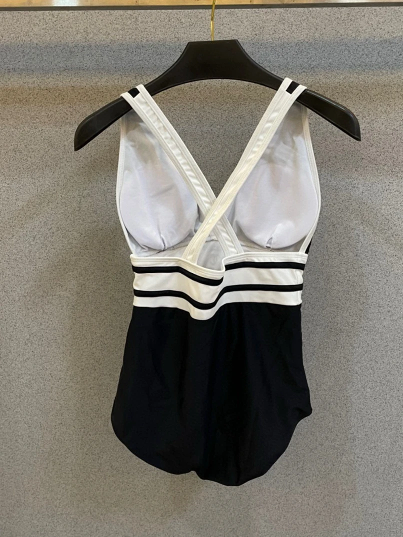 2025 ใหม่ 100% Cotton Elastic Quick Drying ชุดว่ายน้ําวันพีซเปลือย 222