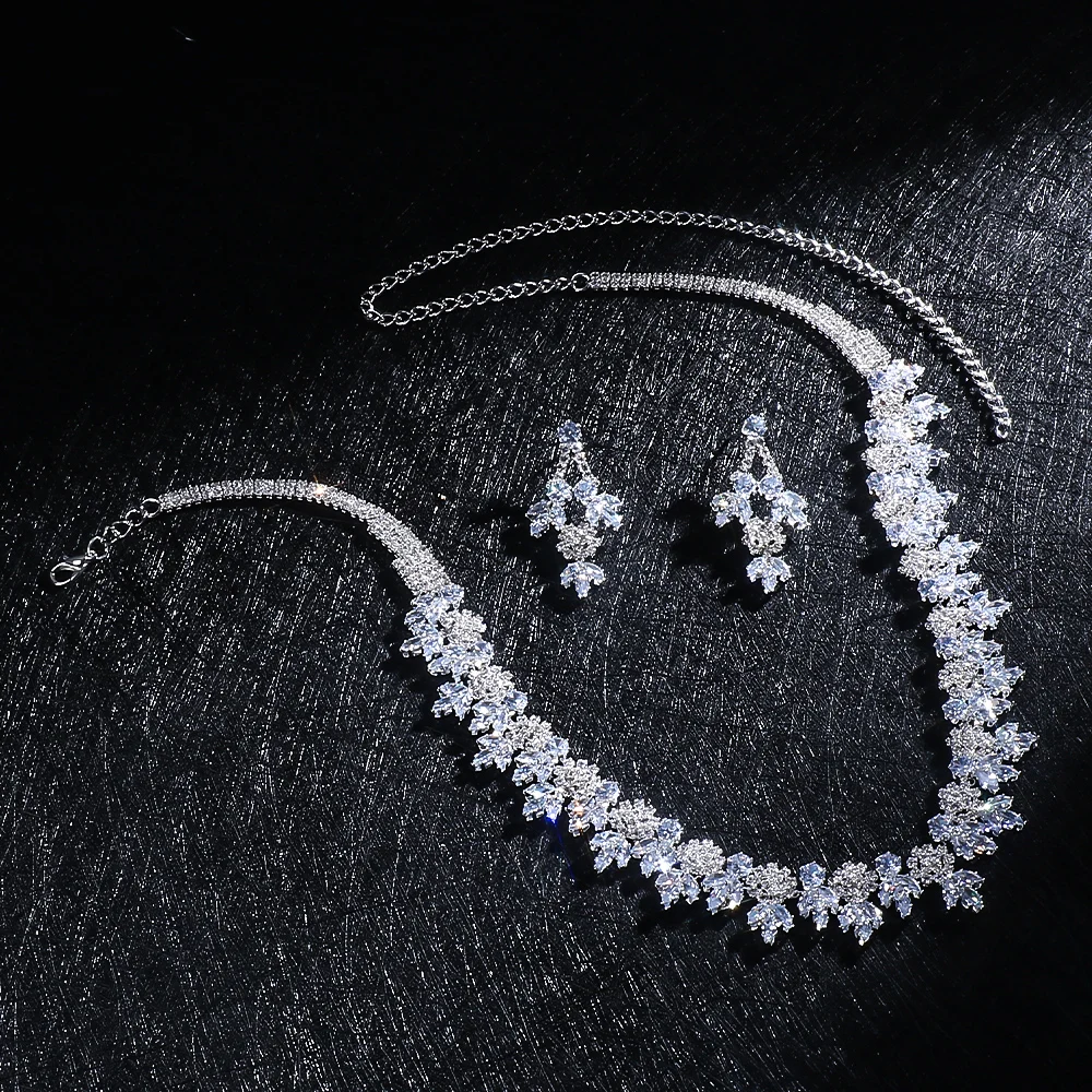 Elegant African Bridal Jewelry Set Cubic Zirconia Party Accessories Leaf Shape Hollow Rhinestone Earrings Necklace Set for Women