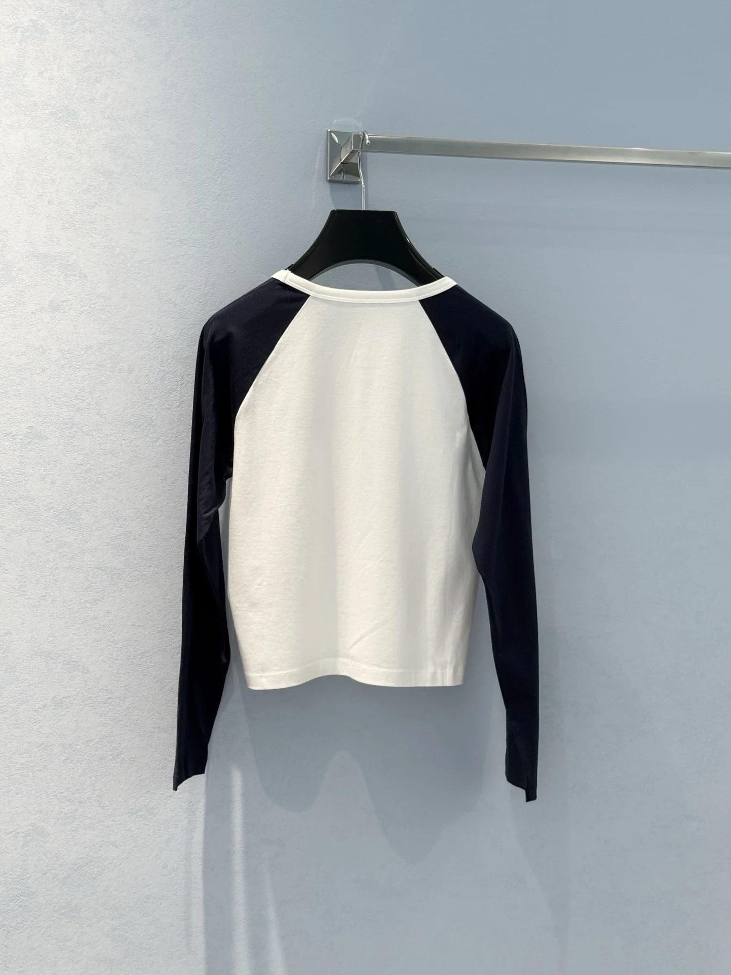 

2025 Spring and Summer Fashion New Products Comfortable Slimming Artifact Pure Cotton Contrast Color Round Neck Raglan T-shirt