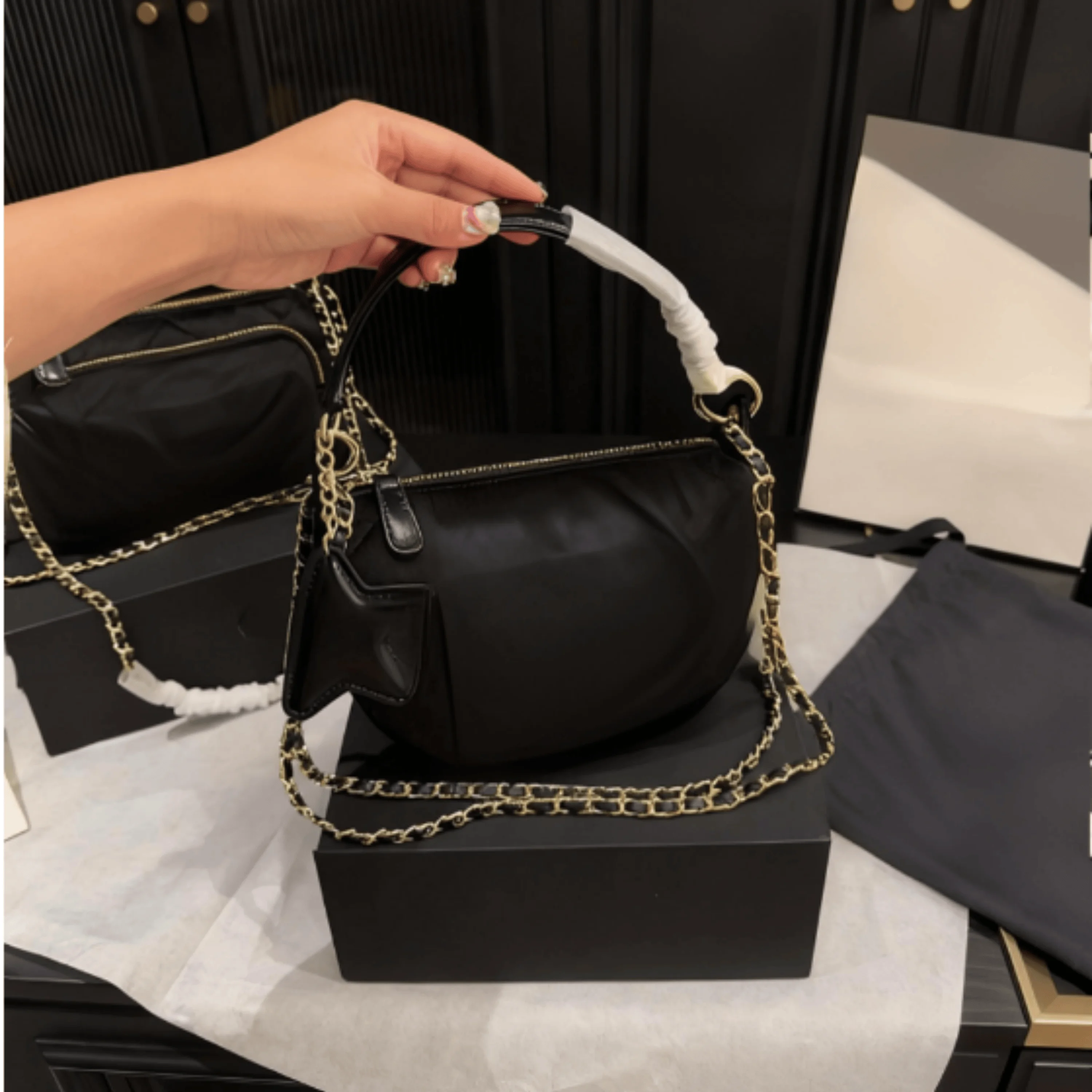 

2025 Women New Chain Bag Small Stylish Classic Versatile Practical Casual Simple Women Bag 21.5*14.5Cm