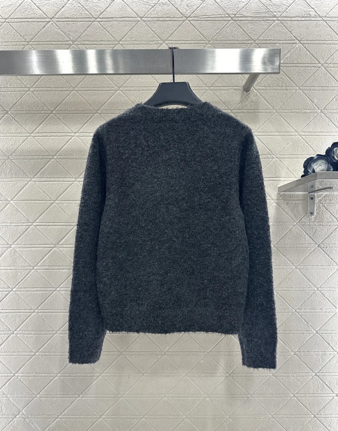 

Новый вязаный свитер с капюшоном на осень/зиму 2023 года и круглым вырезом из шерстяной пряжи 561