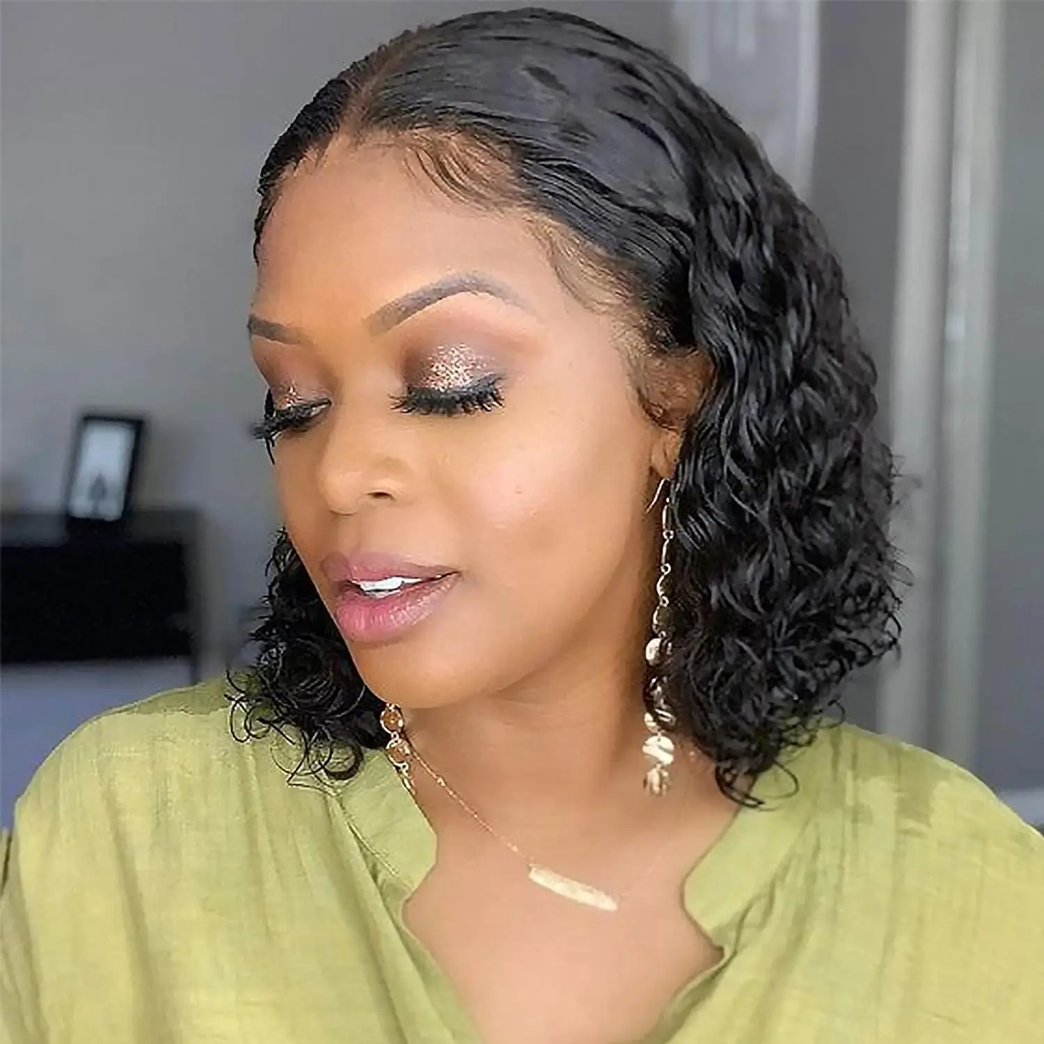 Perruque Bob Lace Front Wig Deep Wave brésilienne naturelle, cheveux vierges, 13x4, 16 pouces, pre-plucked, avec baby hair, naissance des cheveux naturelle