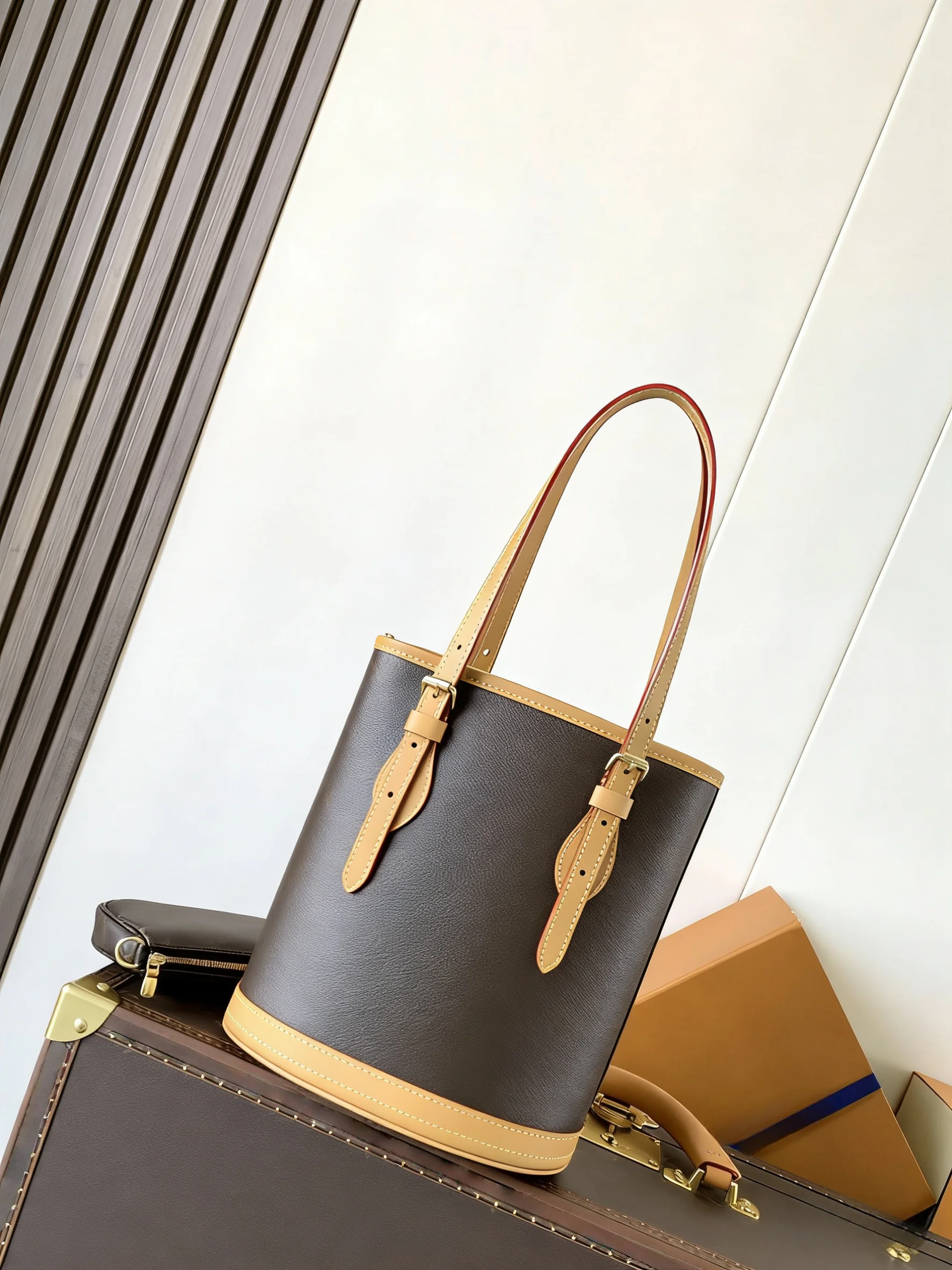 

2025 New SIZE: 26X23X15 CM real leather high quality Fashionable Versatile bags Portable shoulder no boxes