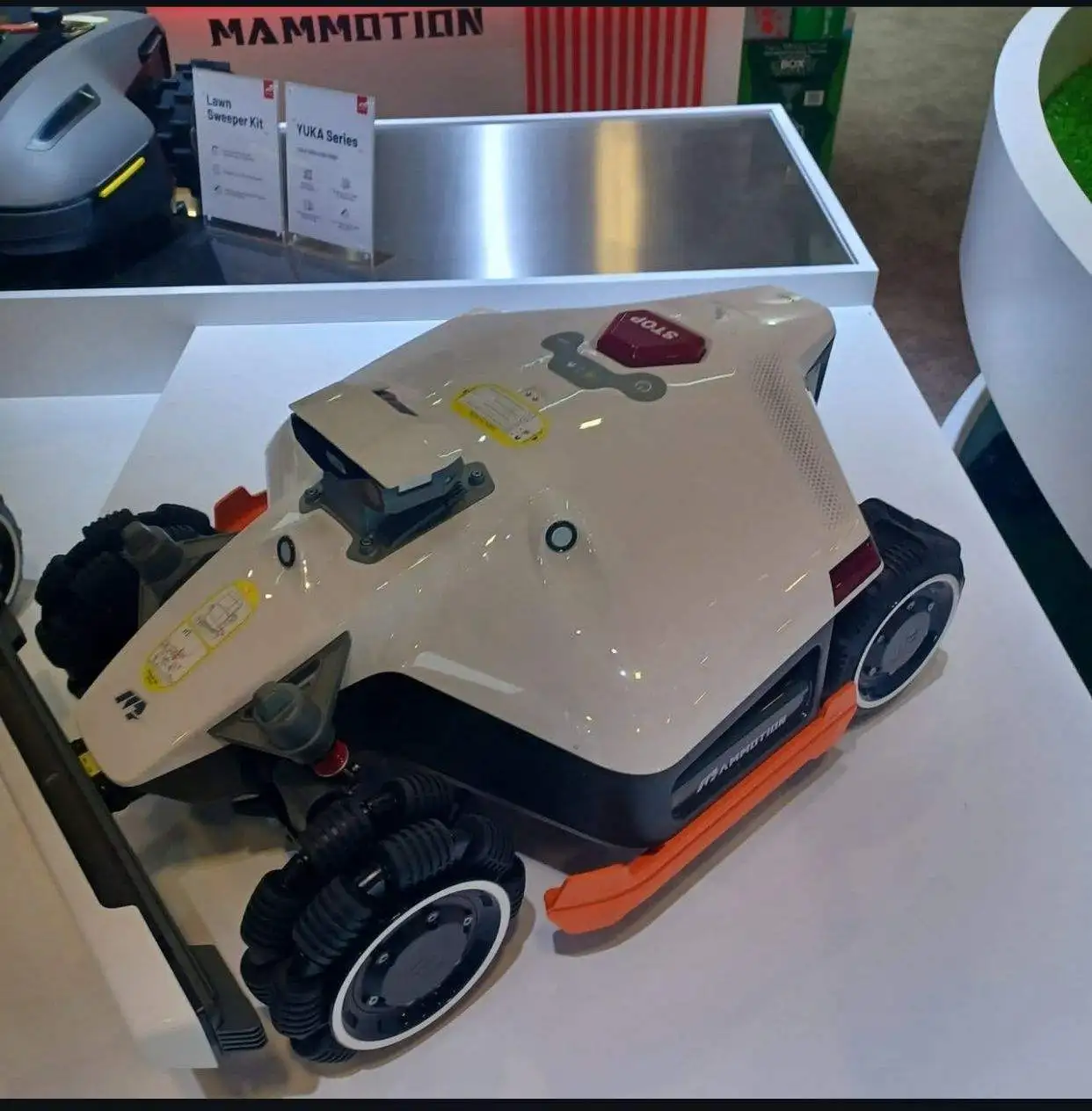 MAMMOTION LUBA 2 AWD 5000 الأكثر مبيعًا - Robocleaners جاهز للتصدير