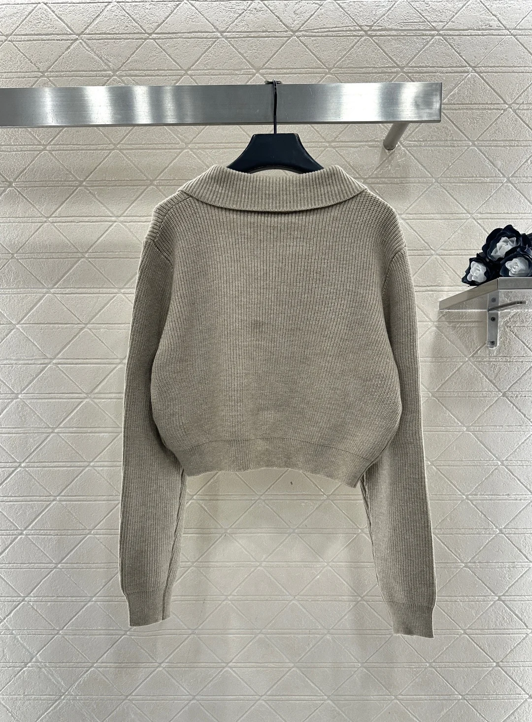 

25, осенне-зимний новый высококачественный женский модный вязаный свитер с нерегулярным воротником и пуговицами