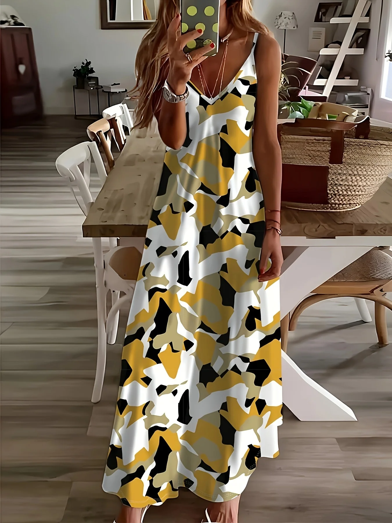 

Платье-сарафан с принтом в желто-черно-белом абстрактном стиле, элегантное и повседневное, на все времена года.