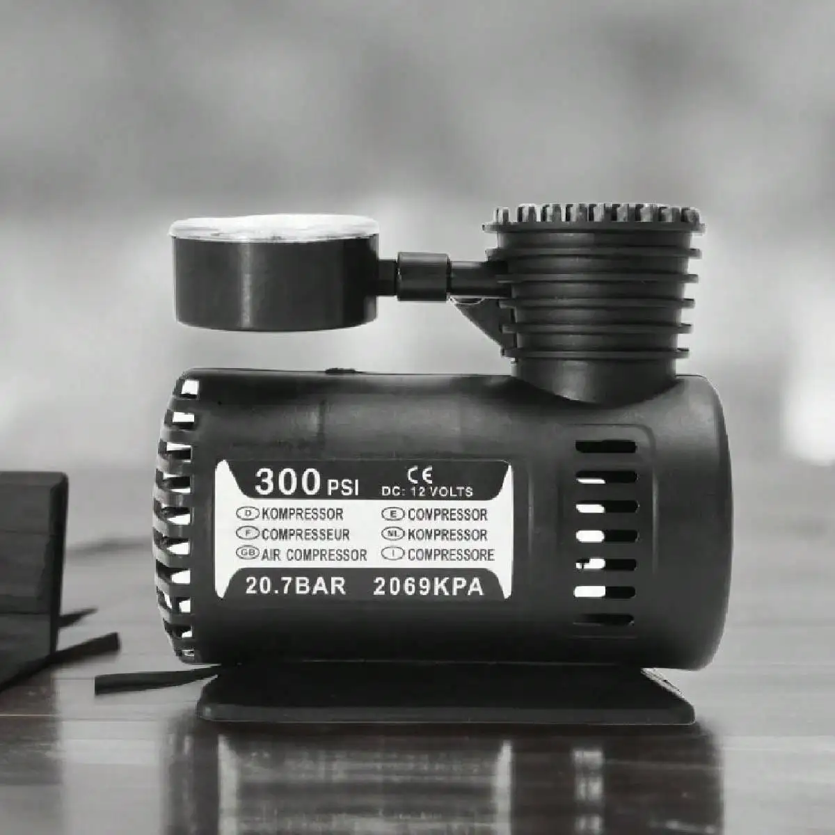 Compressor Suitable for Inflating and Pressurizing Bicycles, Cars, Motorcycles and Balls 12 V, Portable