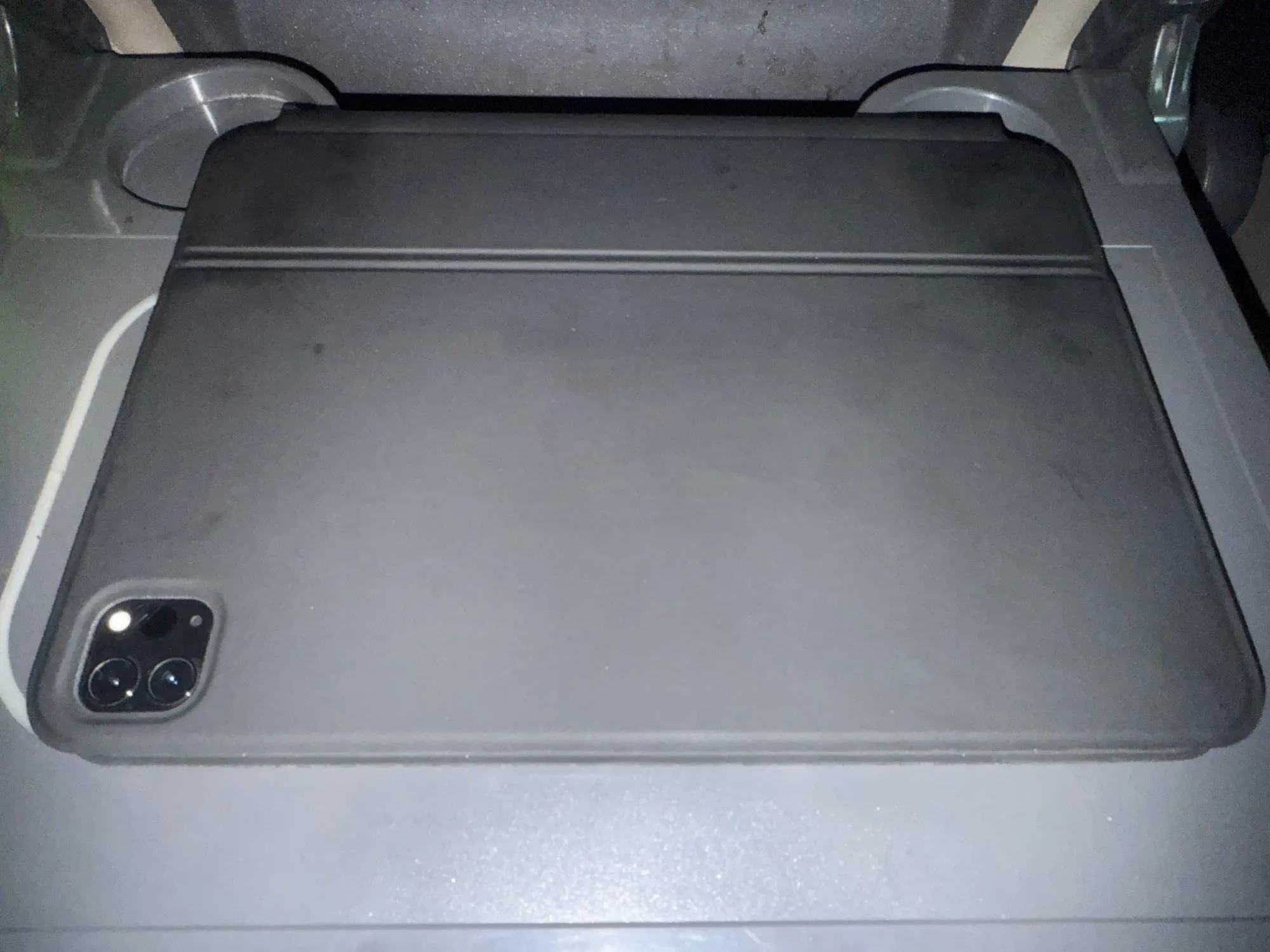 Funda Teclado GOOJODOQ iPad Pro 11 cerrada