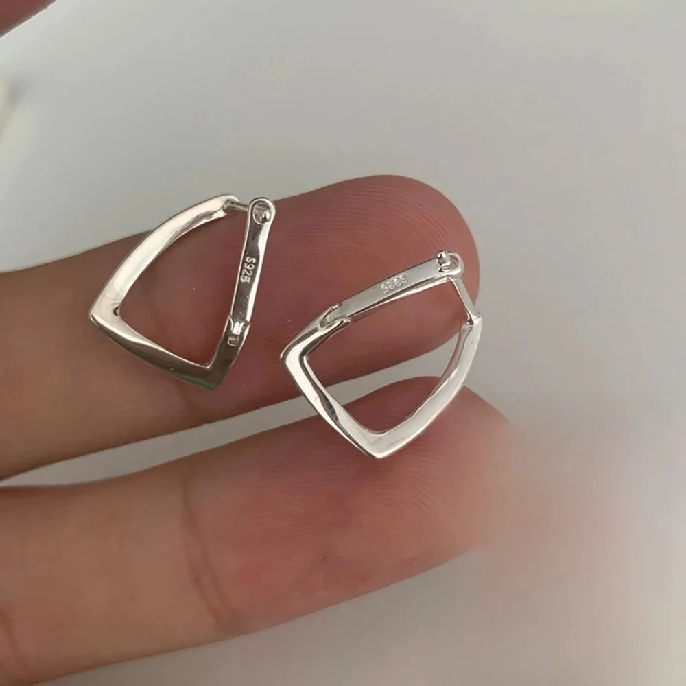 925 Sterling Silver Proste geometryczne kwadratowe nieregularne kolczyki kółka dla kobiet S925 Biżuteria ślubna Prezent Aretes De Mujer — zdjęcie 2