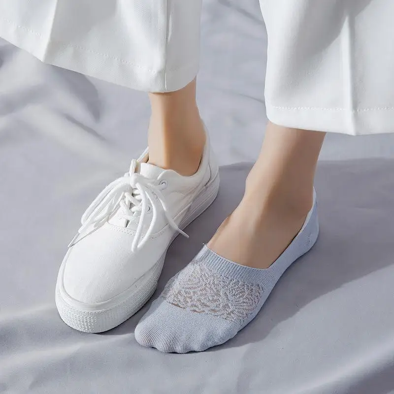 5 أزواج من الجوارب غير المرئية المصنوعة من الدانتيل بألوان مختلطة، شبكة مسامية ومريحة، مناسبة للارتداء اليومي غير الرسمي وإعطاء الهدايا