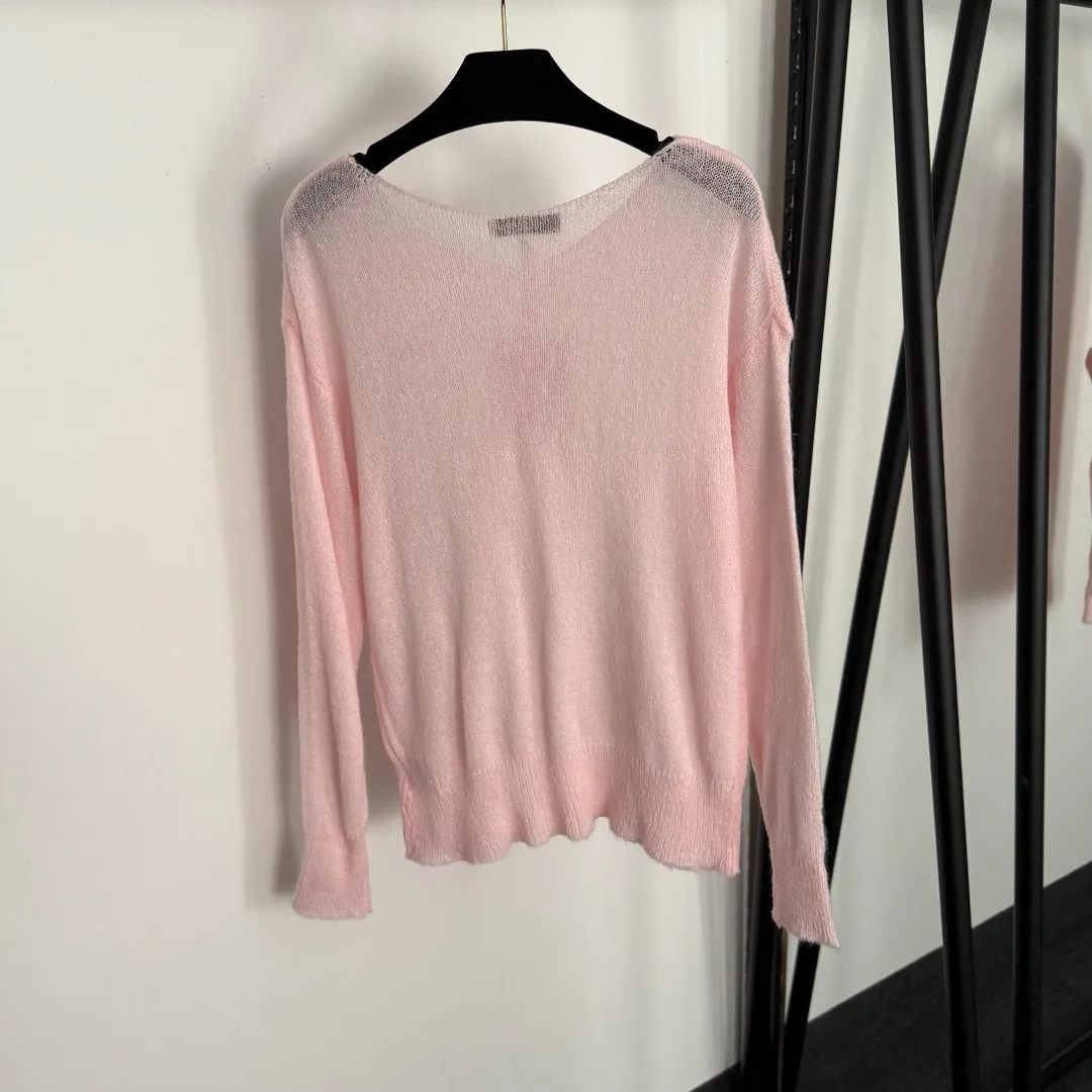 

2025 Women's Autumn and Winter New Diamond Logo Brooch Decoration Long Sleeve One-Line Neck Sweater Top Pink