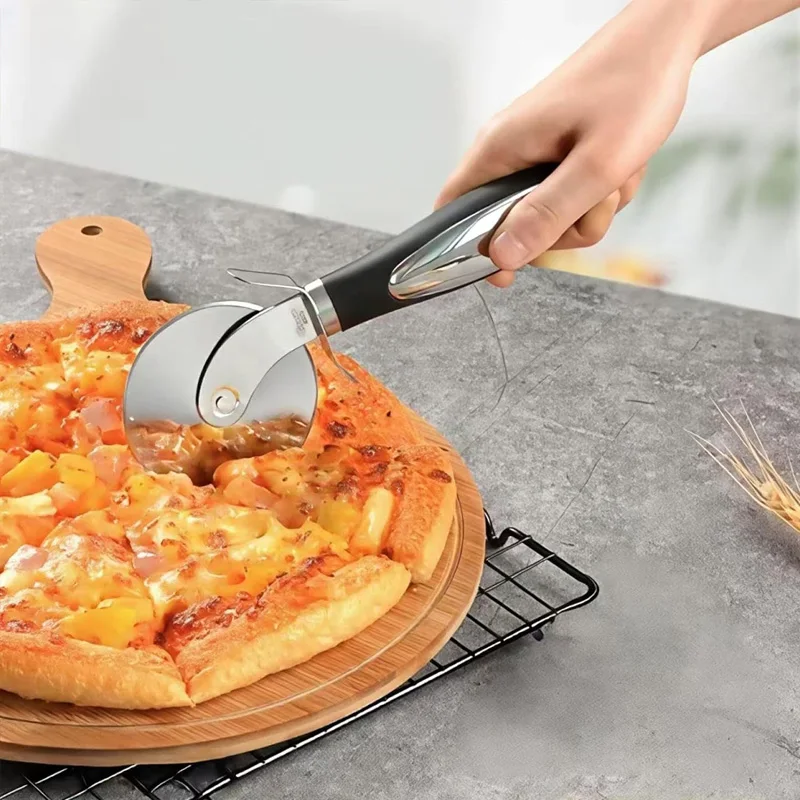 Pizzaschaufel-Set aus Edelstahl, 2-teiliges Set mit rollender Klinge und Schutzgriff, zum Schneiden und Übertragen von Pizzas