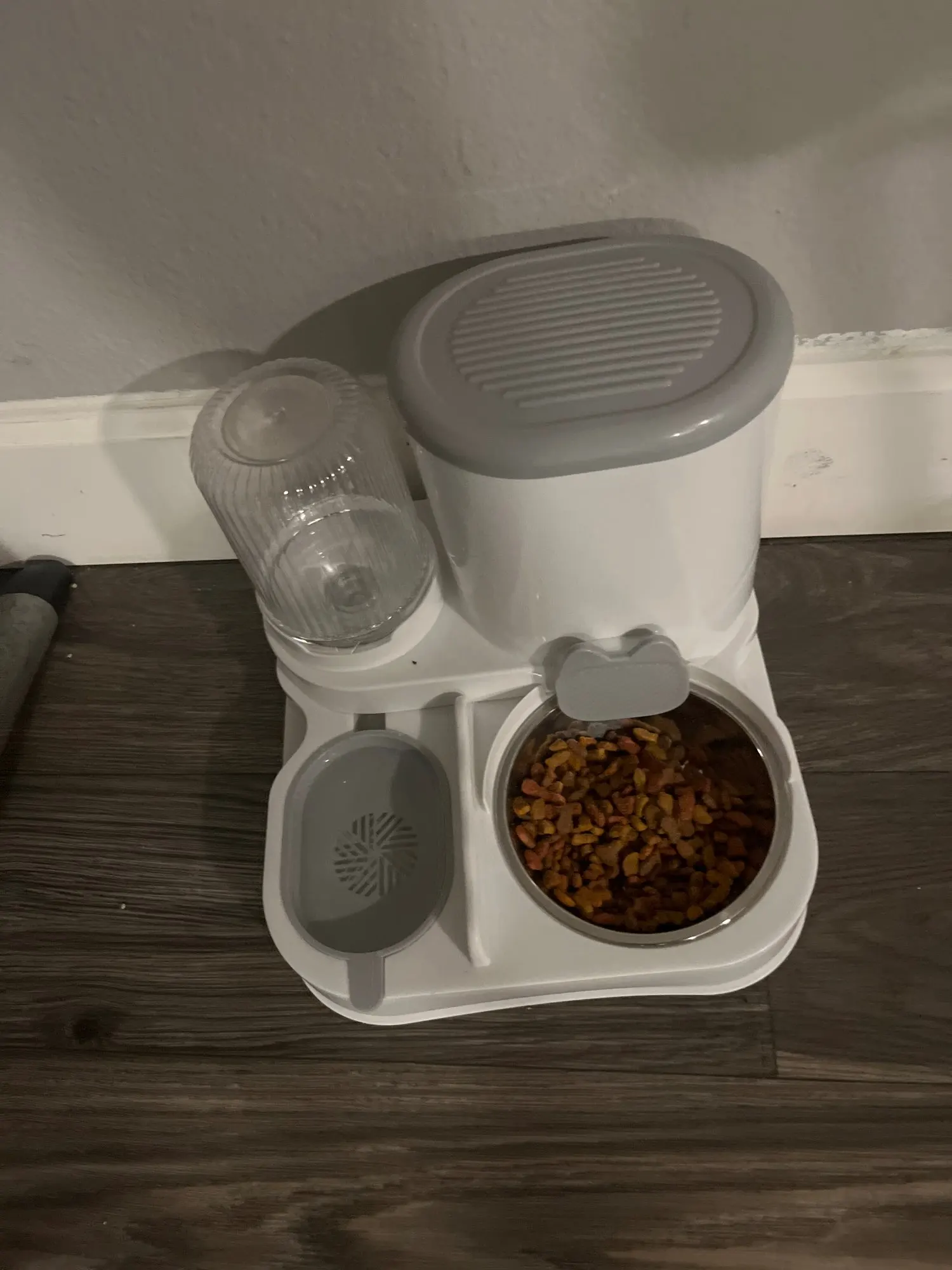 Customer review photo for Dual-Bowl Automatic Cat Feeder for Two Pets