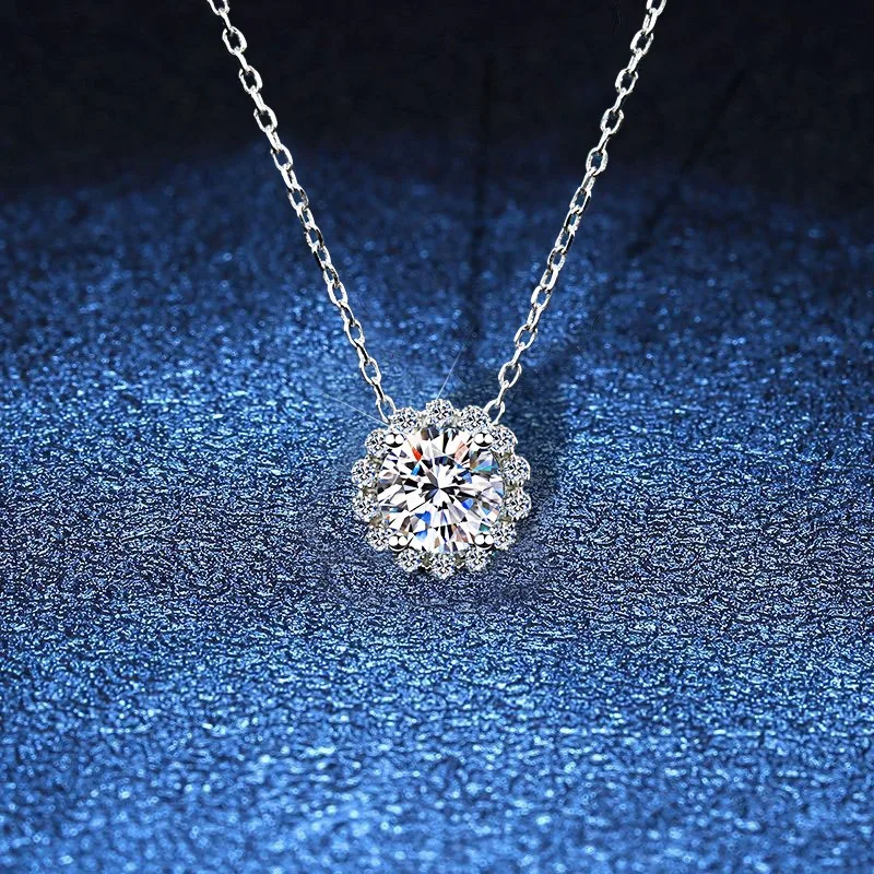 

925 Sterling Silver Daisy Moissanite Necklace 1CT Dainty Collarbone Chain Trendy Jewelry Gift for Women