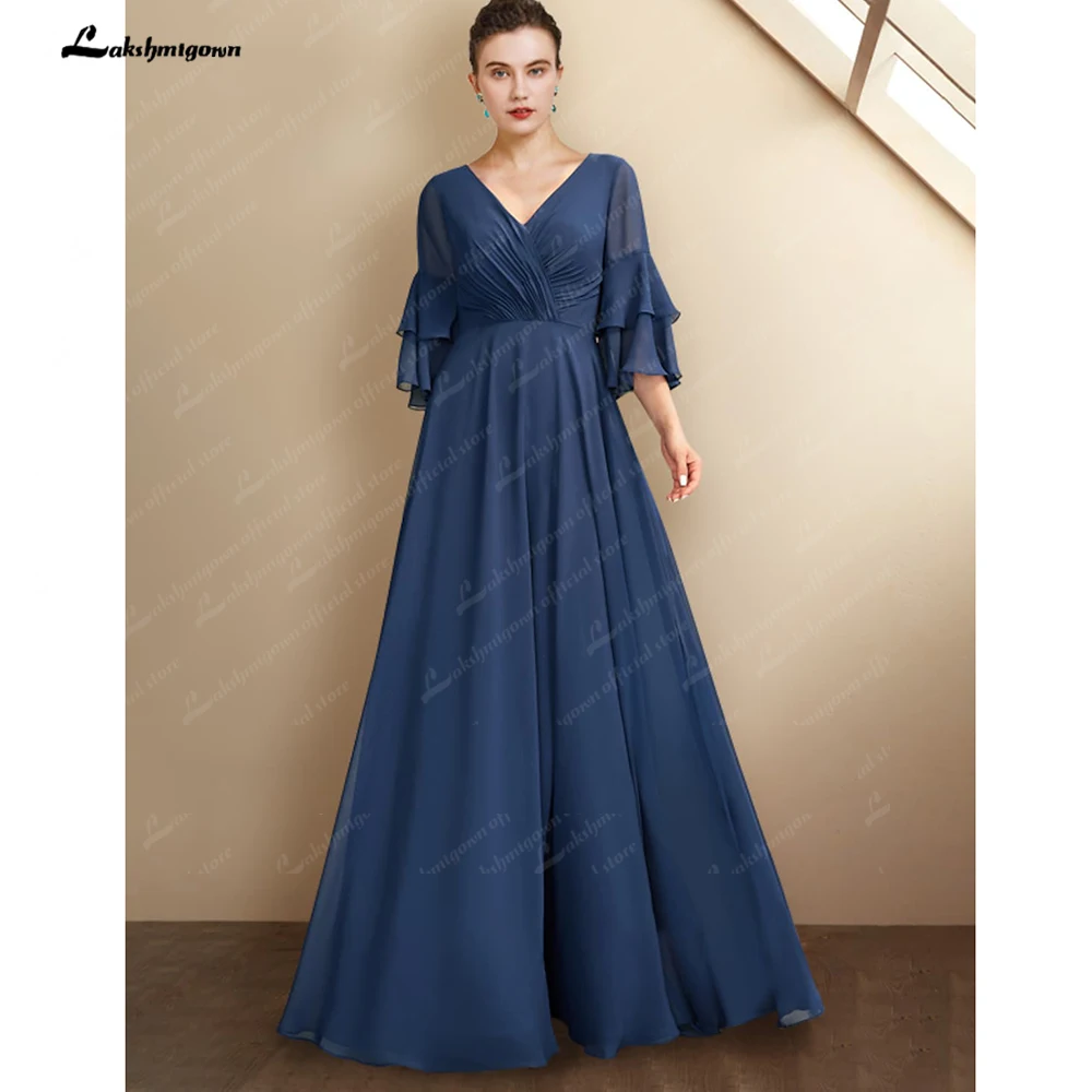 

Elegant Mother of the Bride Dress Plus Size V Neck Floor Length Chiffon Short Sleeve with Pleats Ruffles Side-Draped