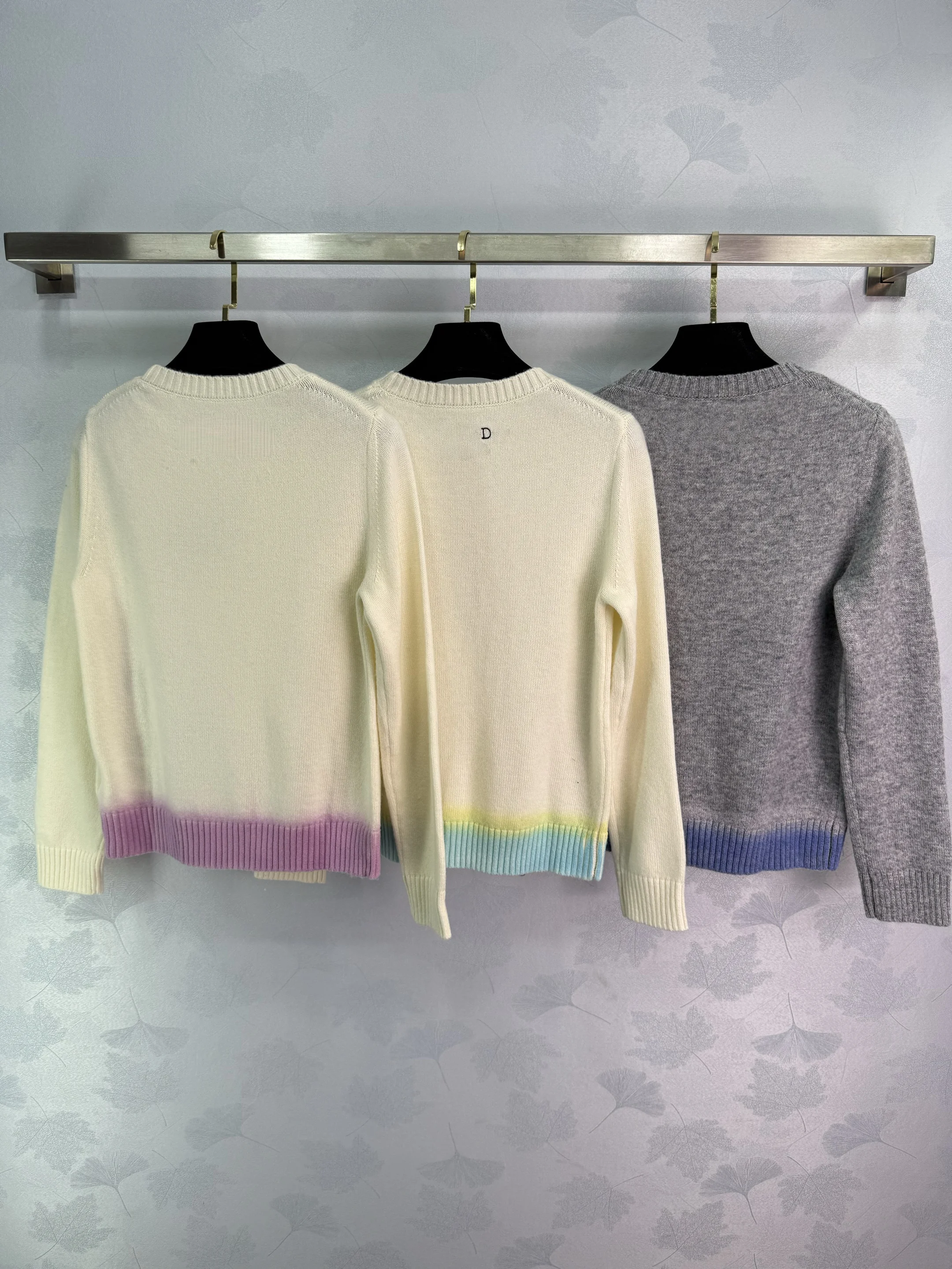 

2025 New sweater embroidery knit o-neck long-sleeved wool pullover Versatile Slimming Figure-hugging winter autumn